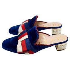 Gucci Sylvie Blue Velvet Striped Bow Mules mit Kristall-Blockabsatz