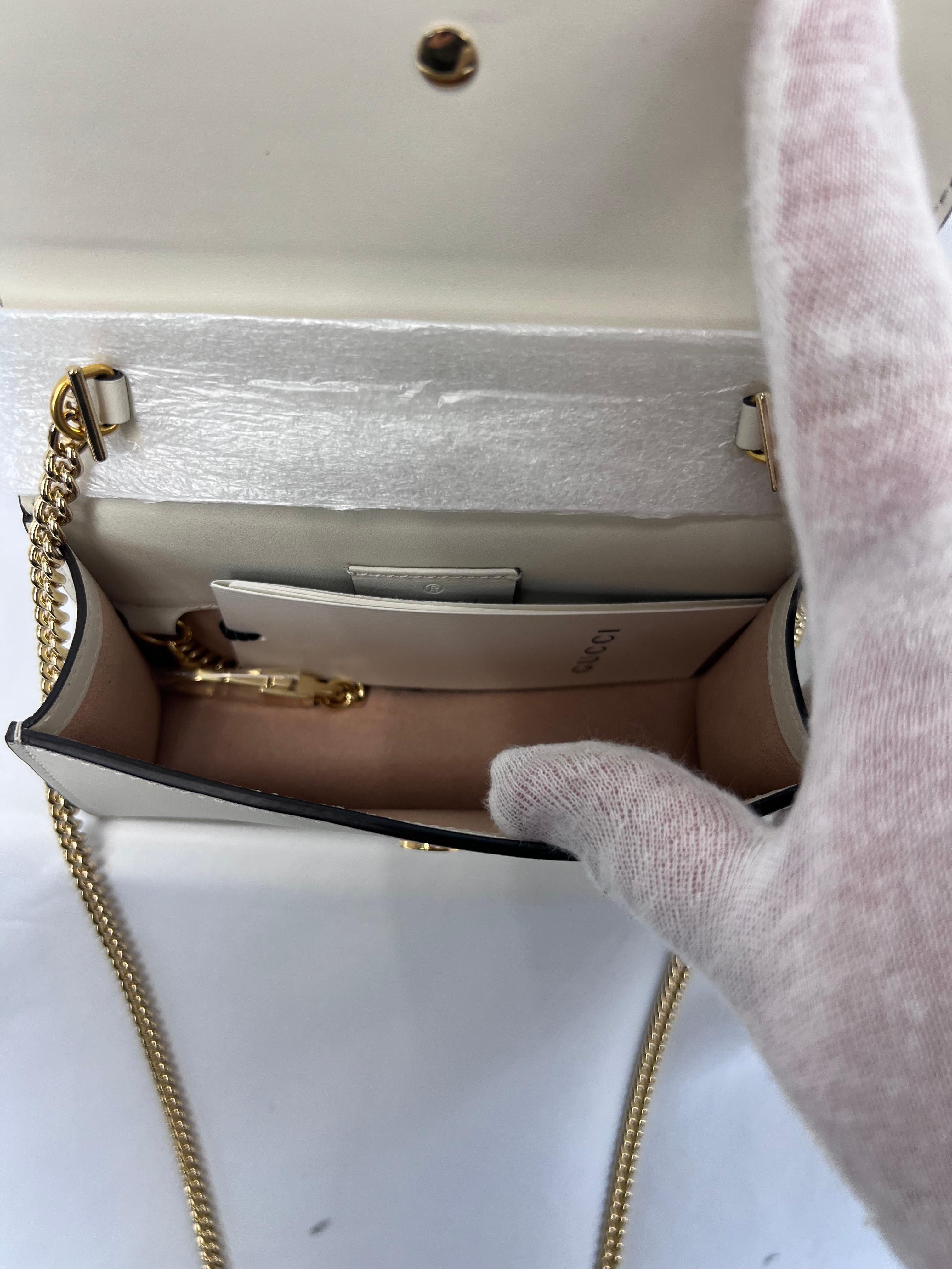 Women's Gucci Sylvie Chain Leather Crossbody Bag For Sale