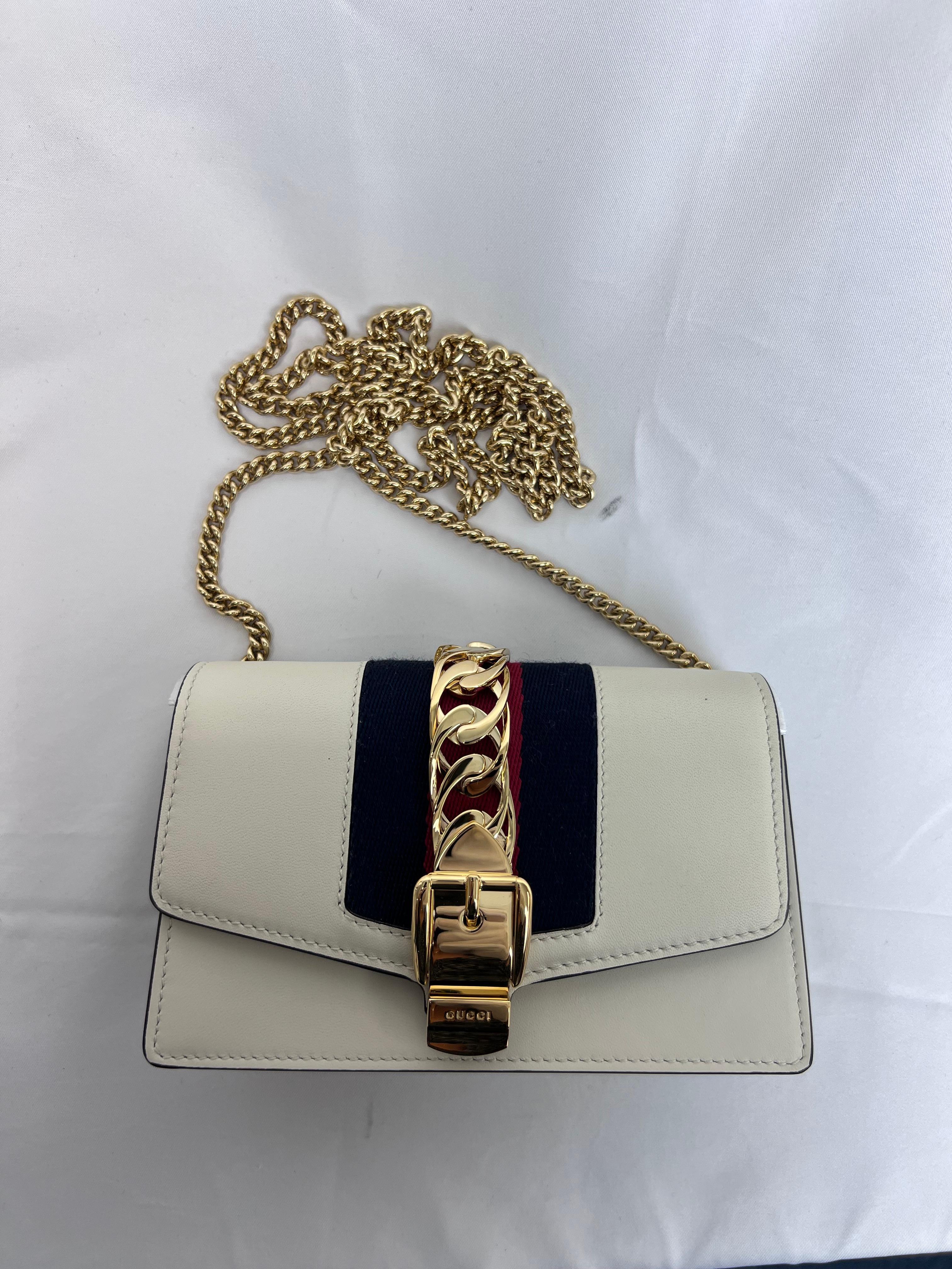 Gucci Sylvie Chain Leather Crossbody Bag For Sale 3