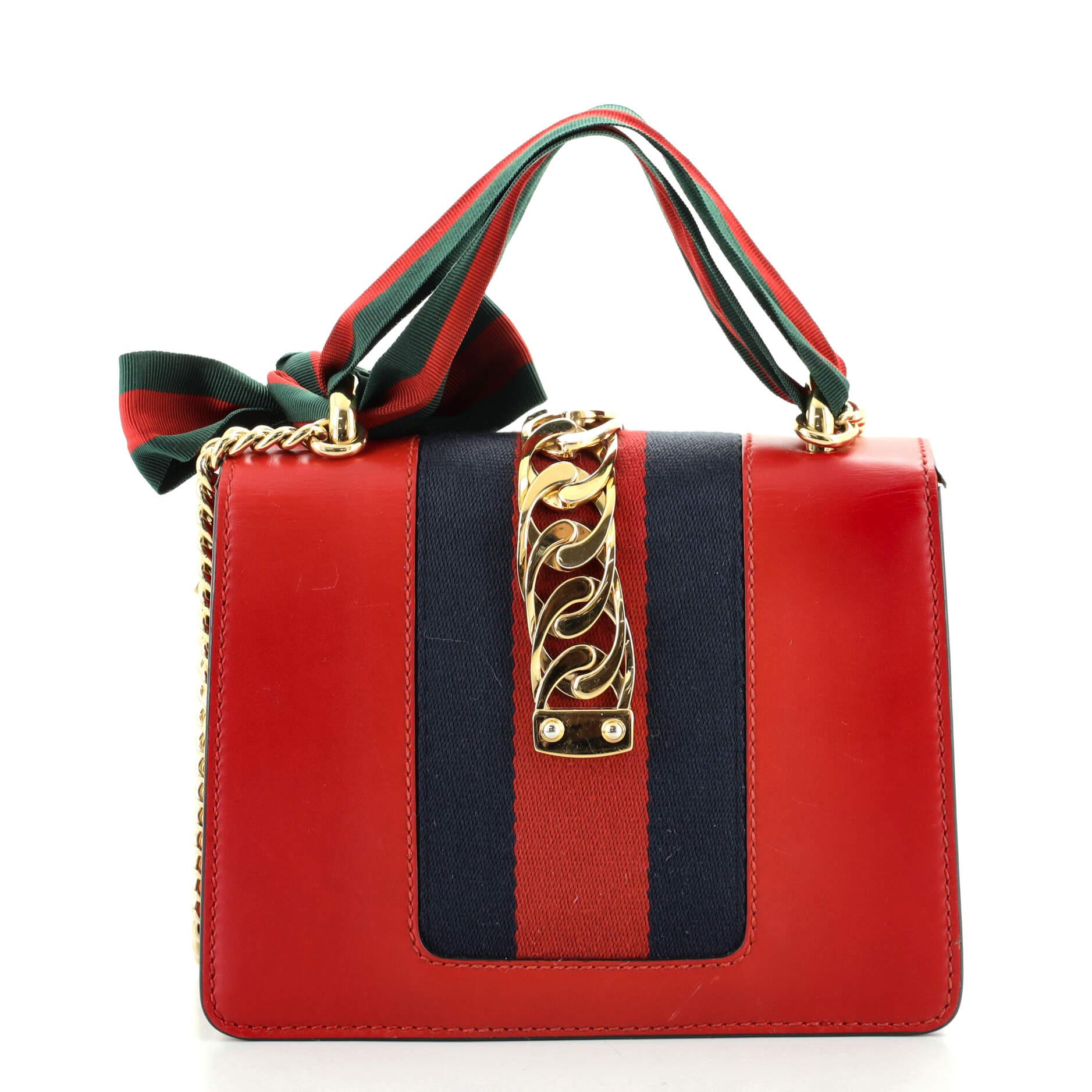 Gucci Sylvie Kette Umhängetasche aus Leder Mini (Rot)