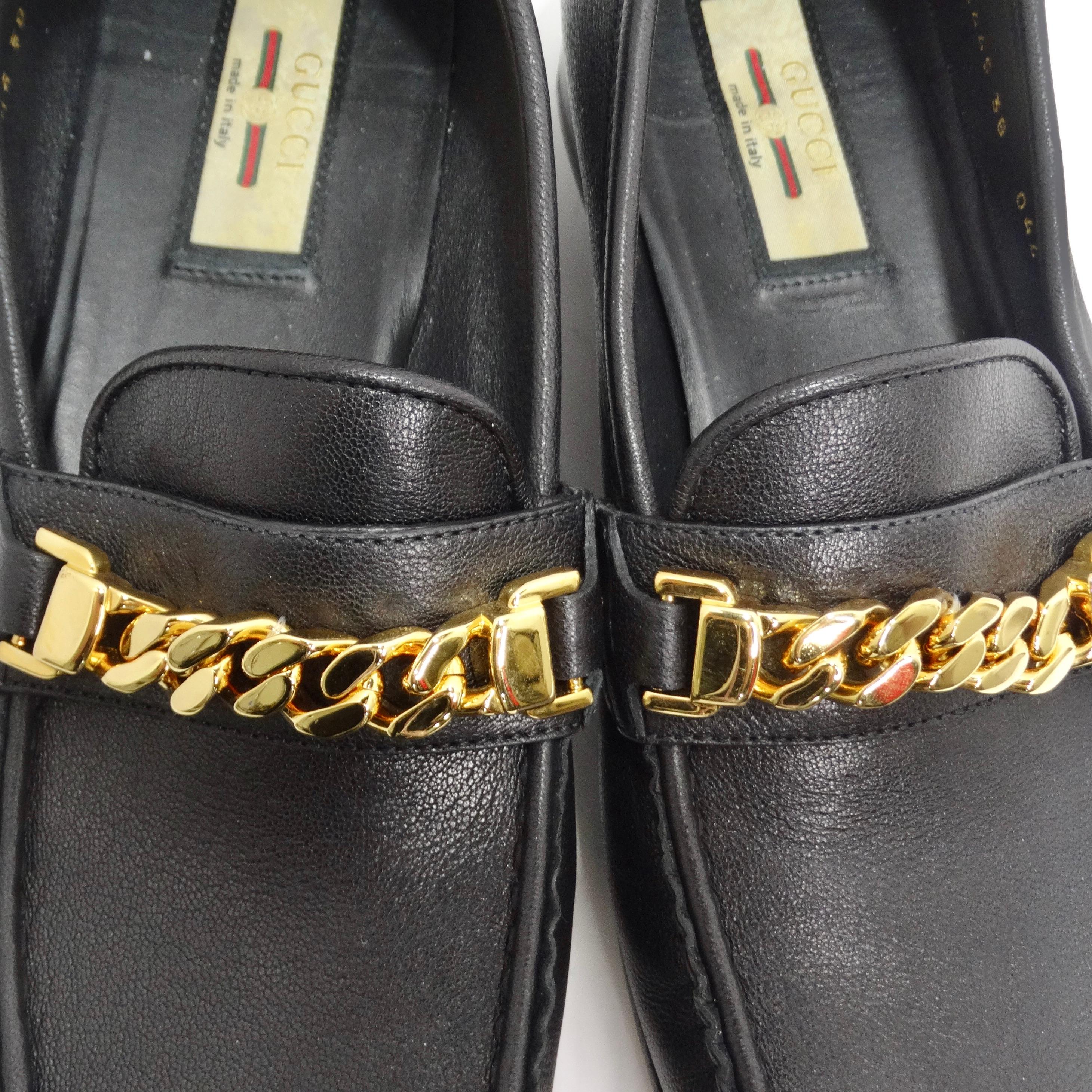 Gucci - Sylvie - Mocassins à chaînes en or - Cuir noir Bon état - En vente à Scottsdale, AZ