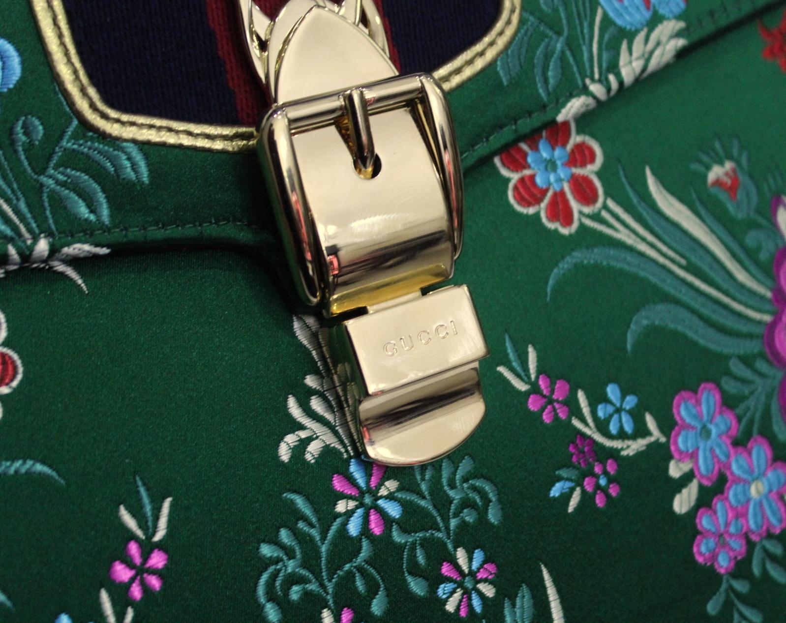 Gucci 'Sylvie' handbag in jacquard fabric with floral pattern In Excellent Condition In Torre Del Greco, IT