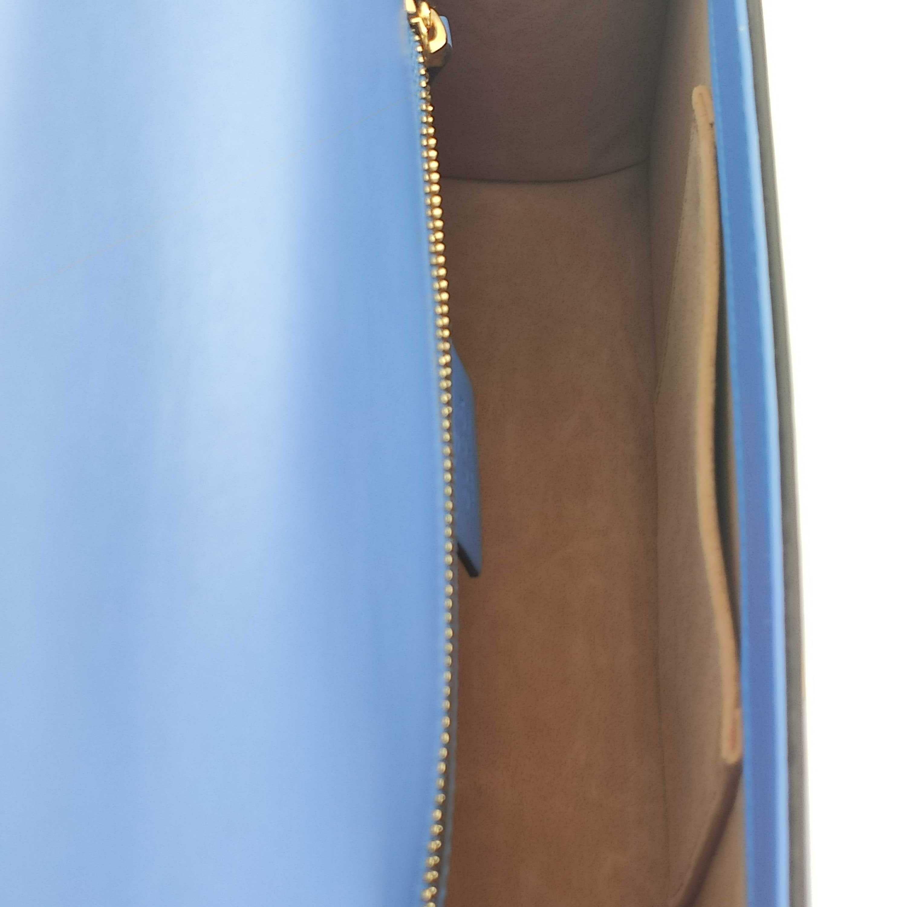 GUCCI Sylvie Shoulder bag in Blue Leather In Excellent Condition In Clichy, FR