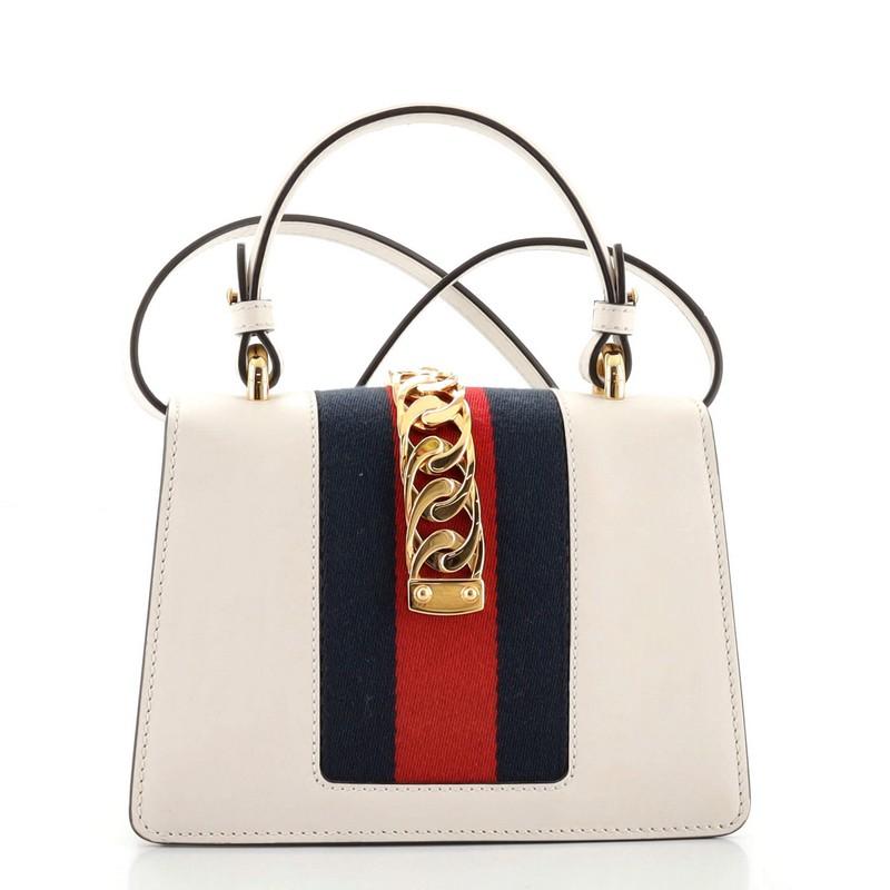 Gucci Sylvie Top Handle Tasche Leder Mini im Zustand „Gut“ in NY, NY