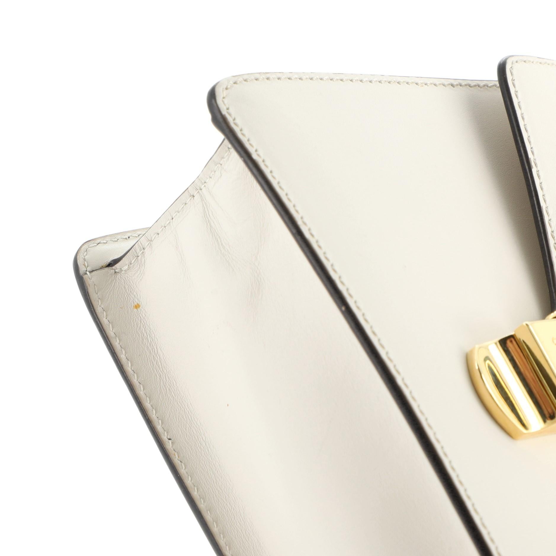  Gucci Sylvie Top Handle Bag Leather Mini Unisexe 