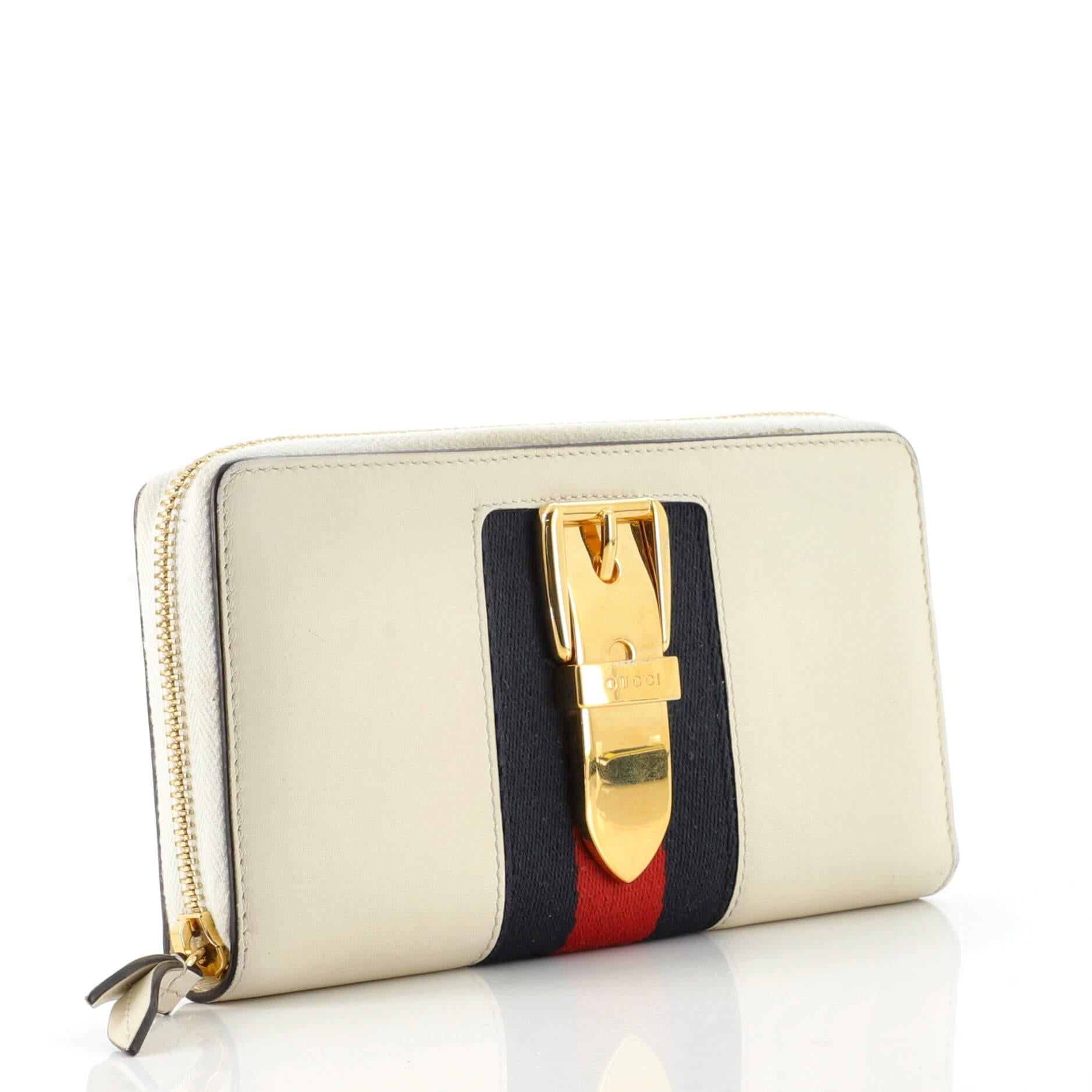 Gucci Sylvie Zip Around Wallet Leather In Fair Condition In NY, NY