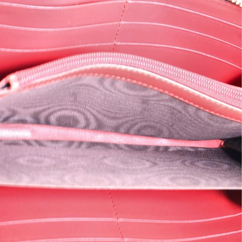 Gucci Sylvie Zip Around Wallet Leather In Good Condition In NY, NY