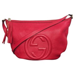 Gucci: una borsa a tracolla con nappe in pelle di vitello con pavé Tabasco Soho