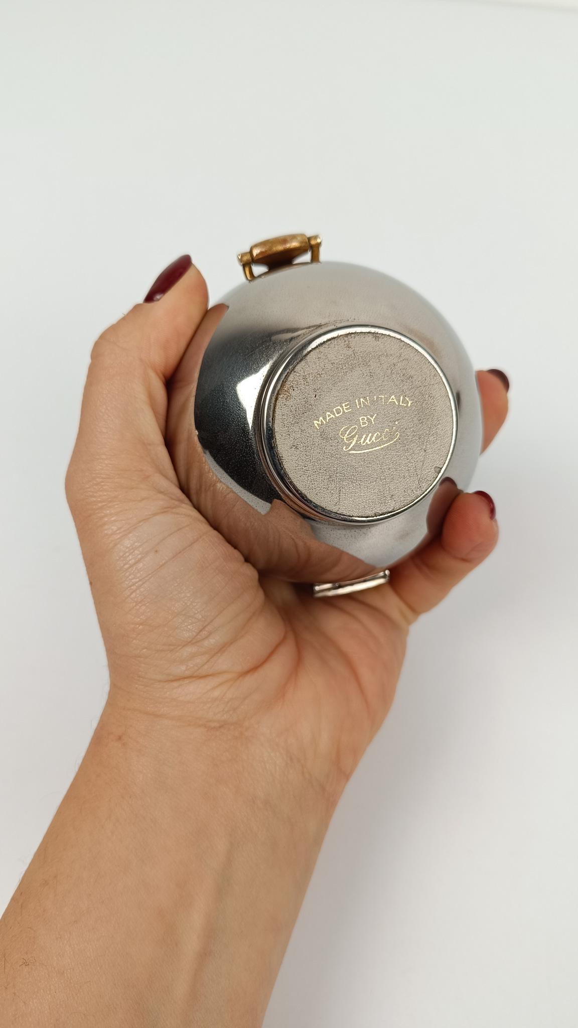 Accendino da tavolo Gucci / Sfera cromata con dettaglio morsetto in oro, 1970 in vendita 4
