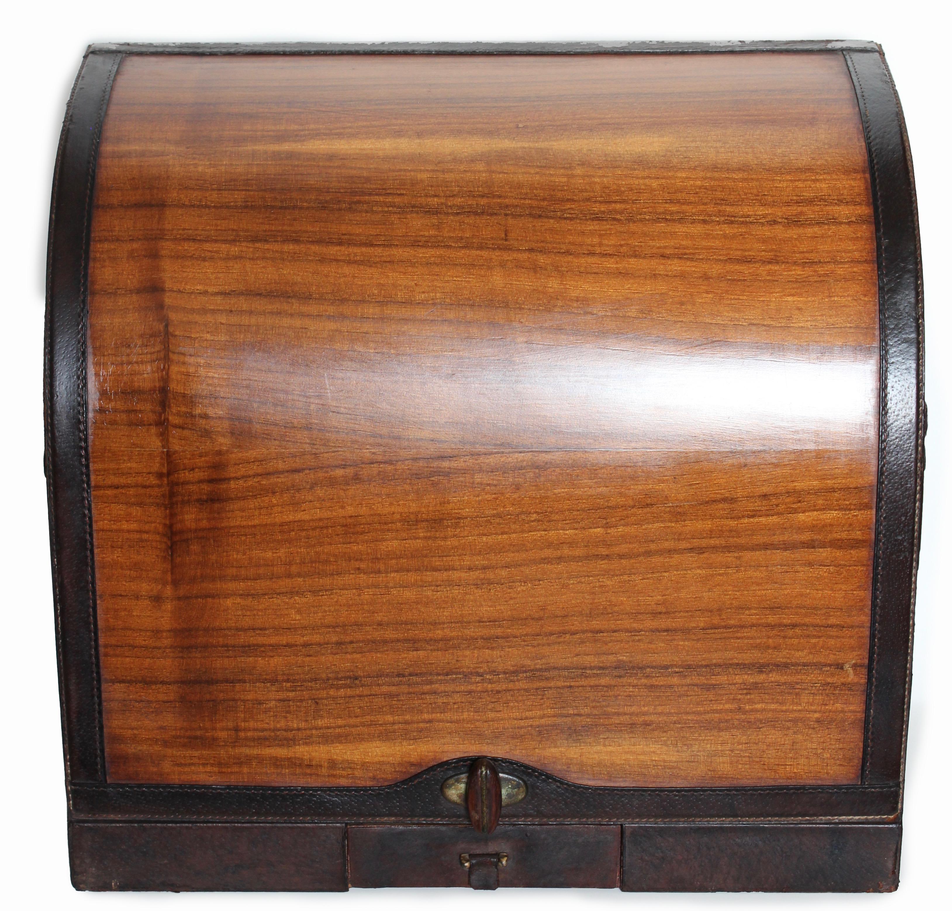 Gucci Tabletop Bar Rosewood Leather Trim Mid Century Barware 60s Rare Home Decor en Bastante bueno estado para la venta en Port Saint Lucie, FL