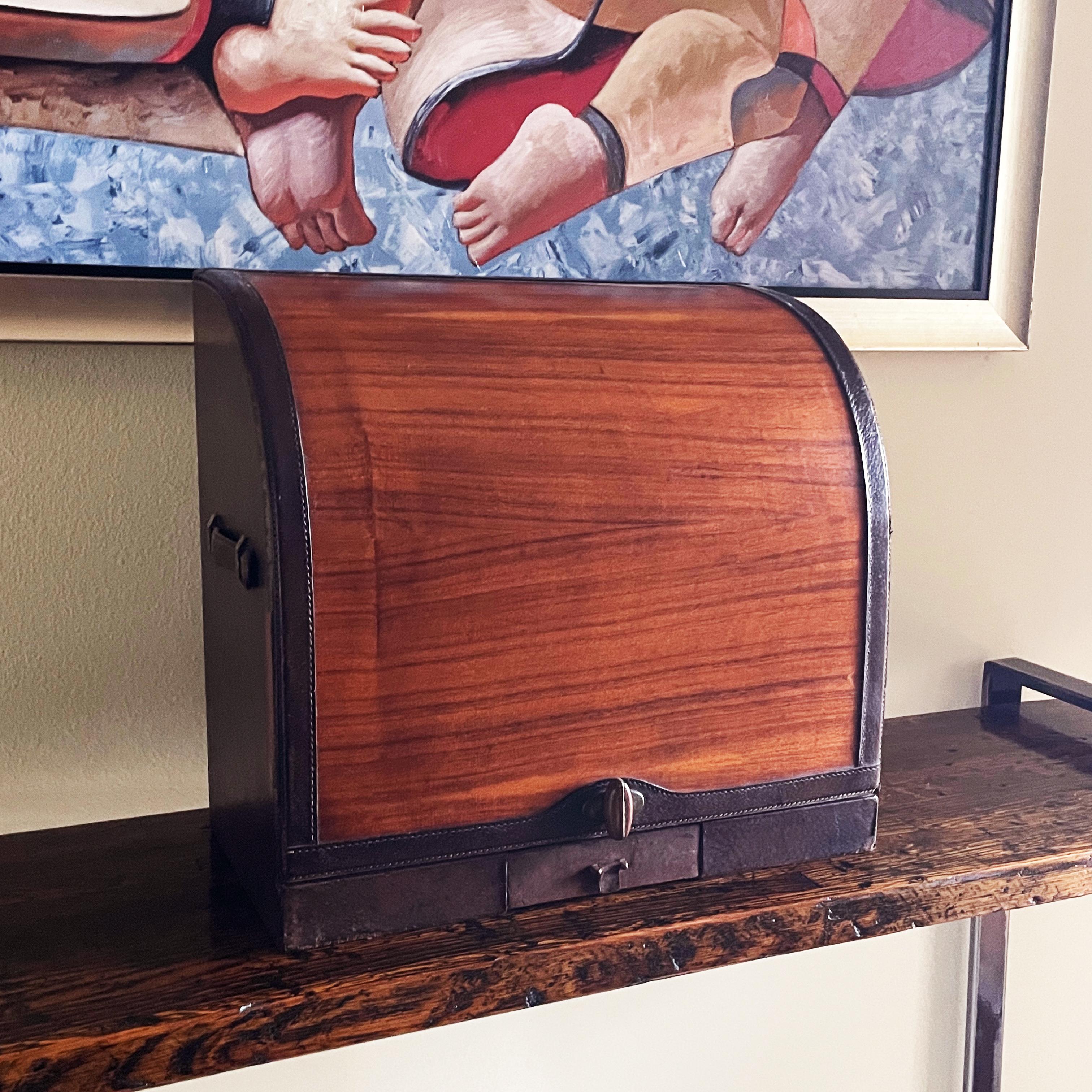 Gucci Tabletop Bar Rosewood Leather Trim Mid Century Barware 60s Rare Home Decor en venta 2