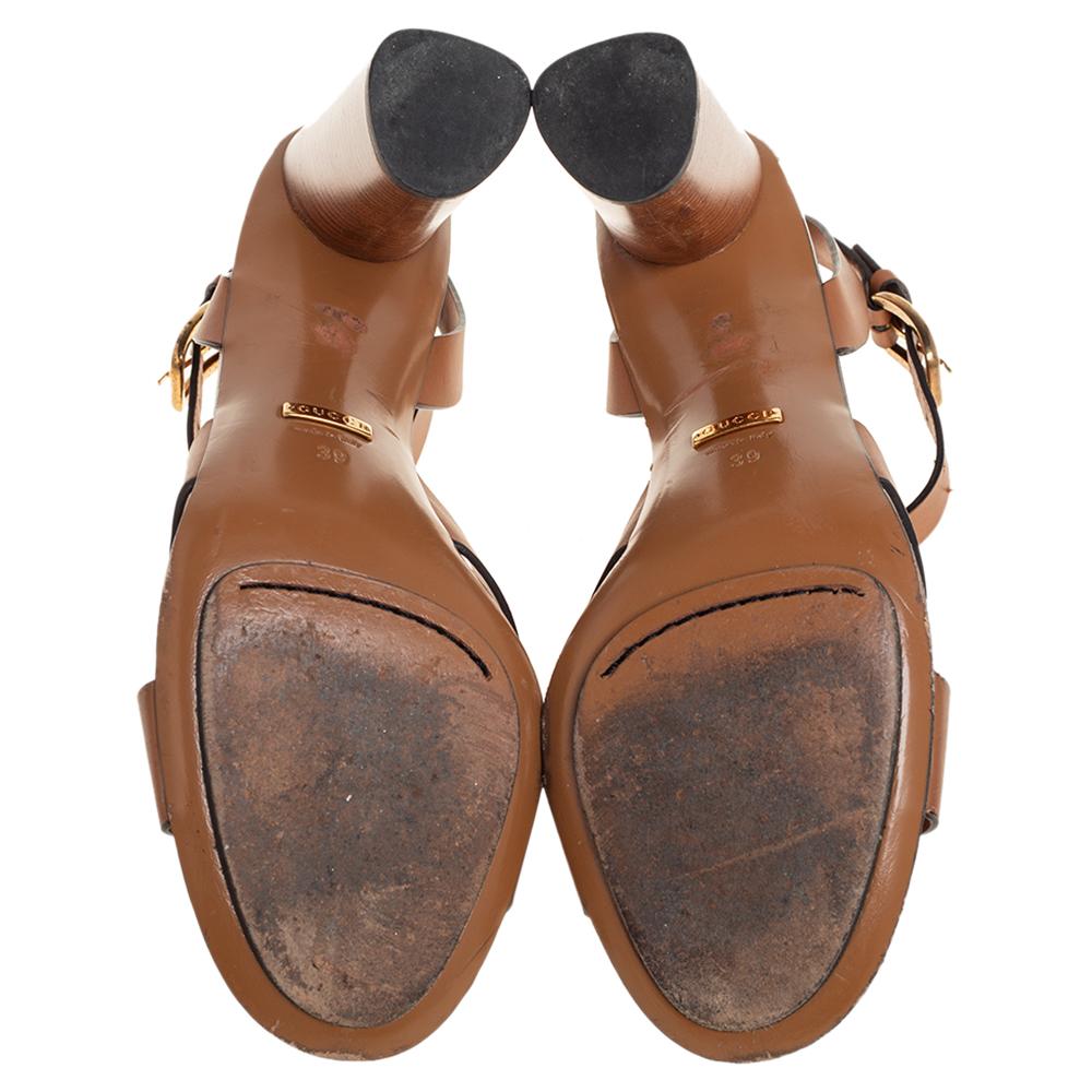 Gucci Tan Leather And Suede Crisscross Ankle Strap Sandals Size 39 In Good Condition In Dubai, Al Qouz 2