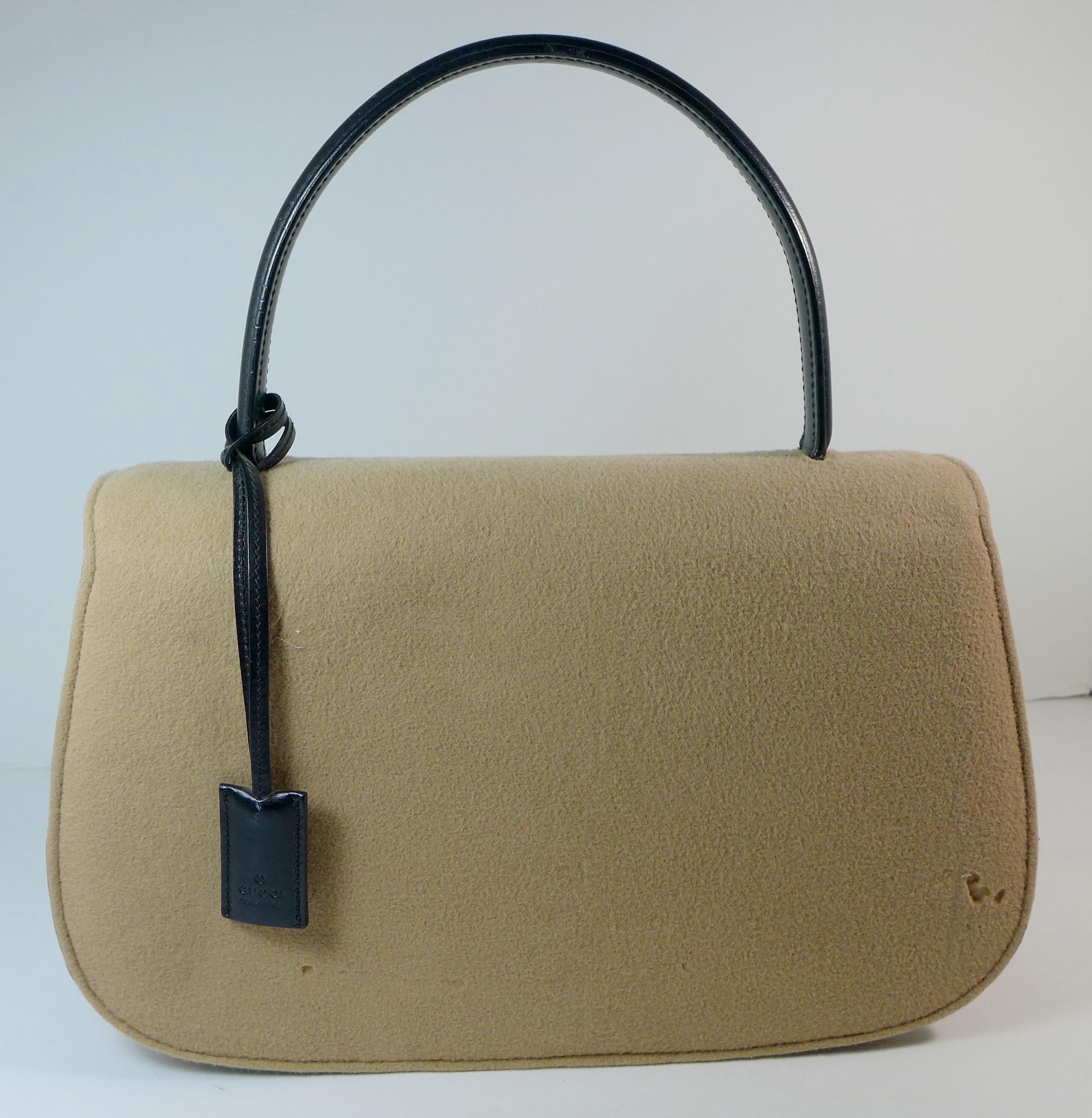 GUCCI Tan Wool Purse In Good Condition For Sale In Los Angeles, CA