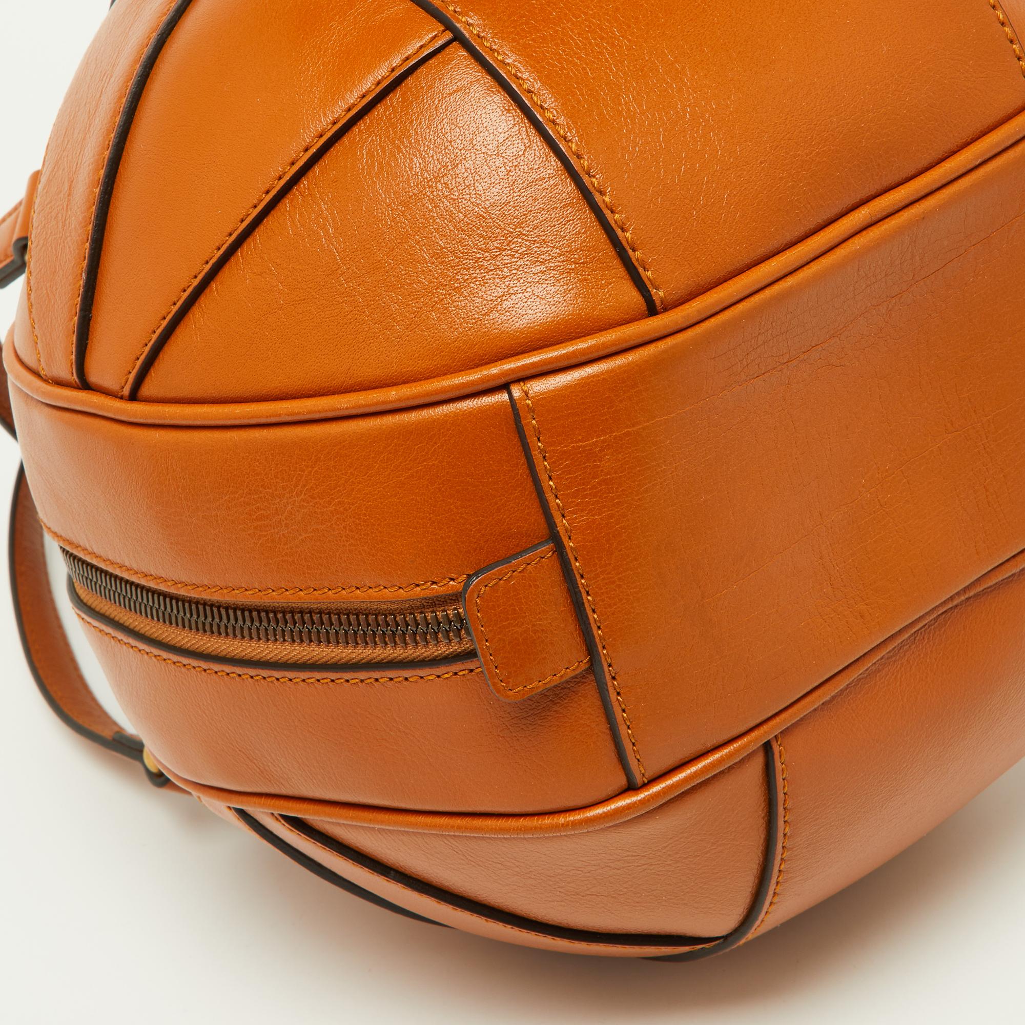 Gucci Tangerine Leather Piuma Lux Energy Tifosa Bag In Good Condition For Sale In Dubai, Al Qouz 2