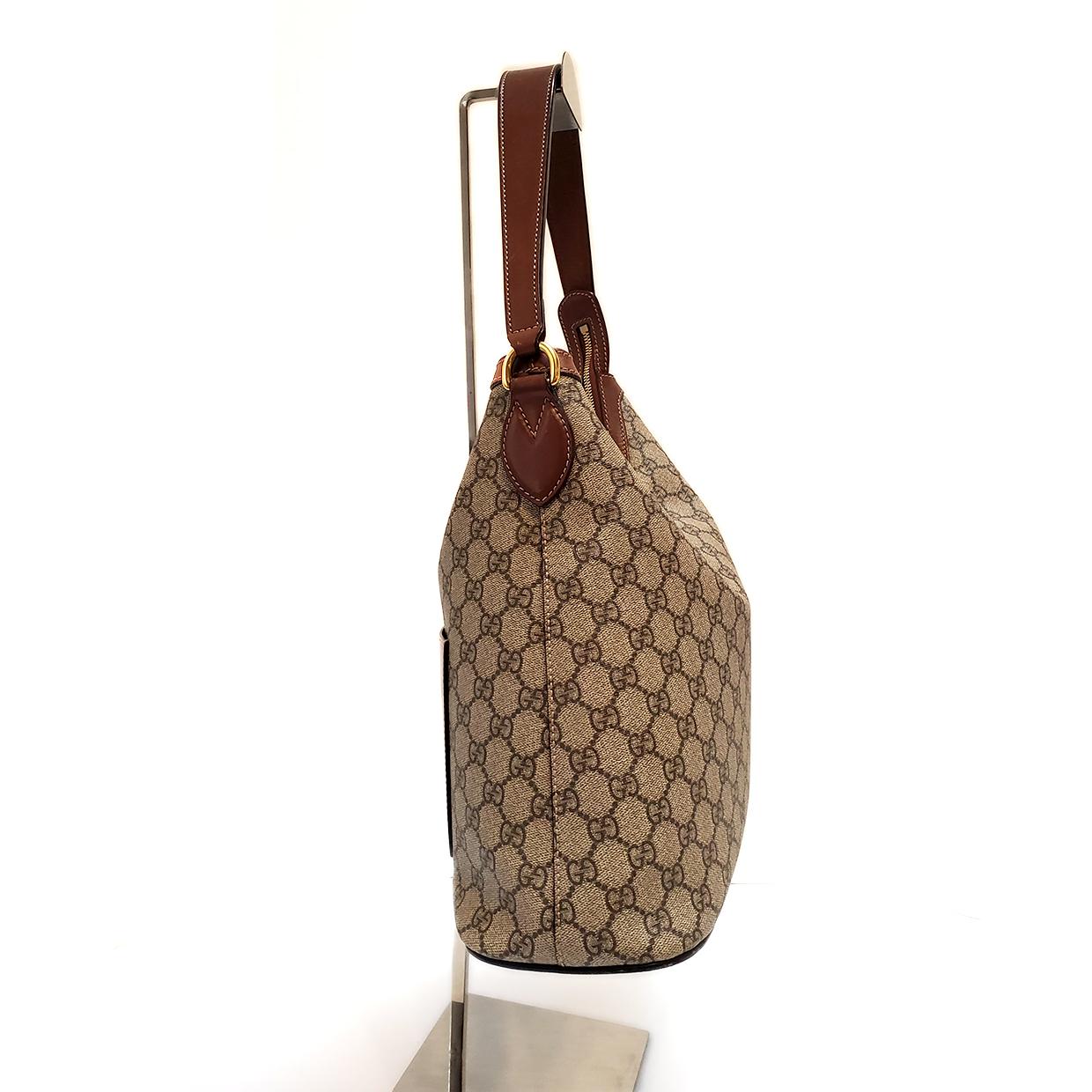 Borsa Hobo Gucci Taupe GG Supreme In condizioni ottime in vendita a Columbia, MO