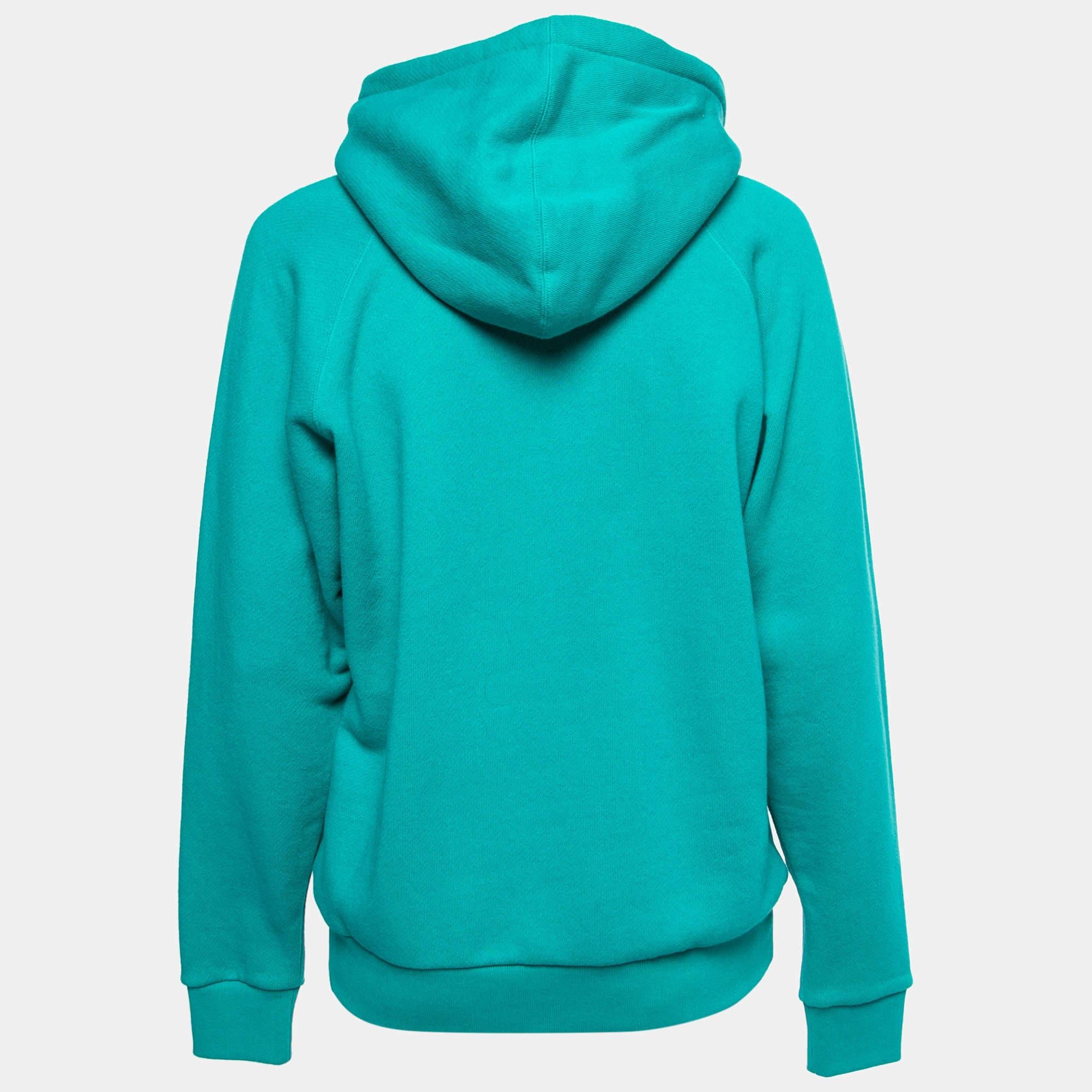 This sweatshirt from Gucci will help you achieve a smart casual style like no other. It has been creatively tailored from quality fabric and displays a lovely shade.