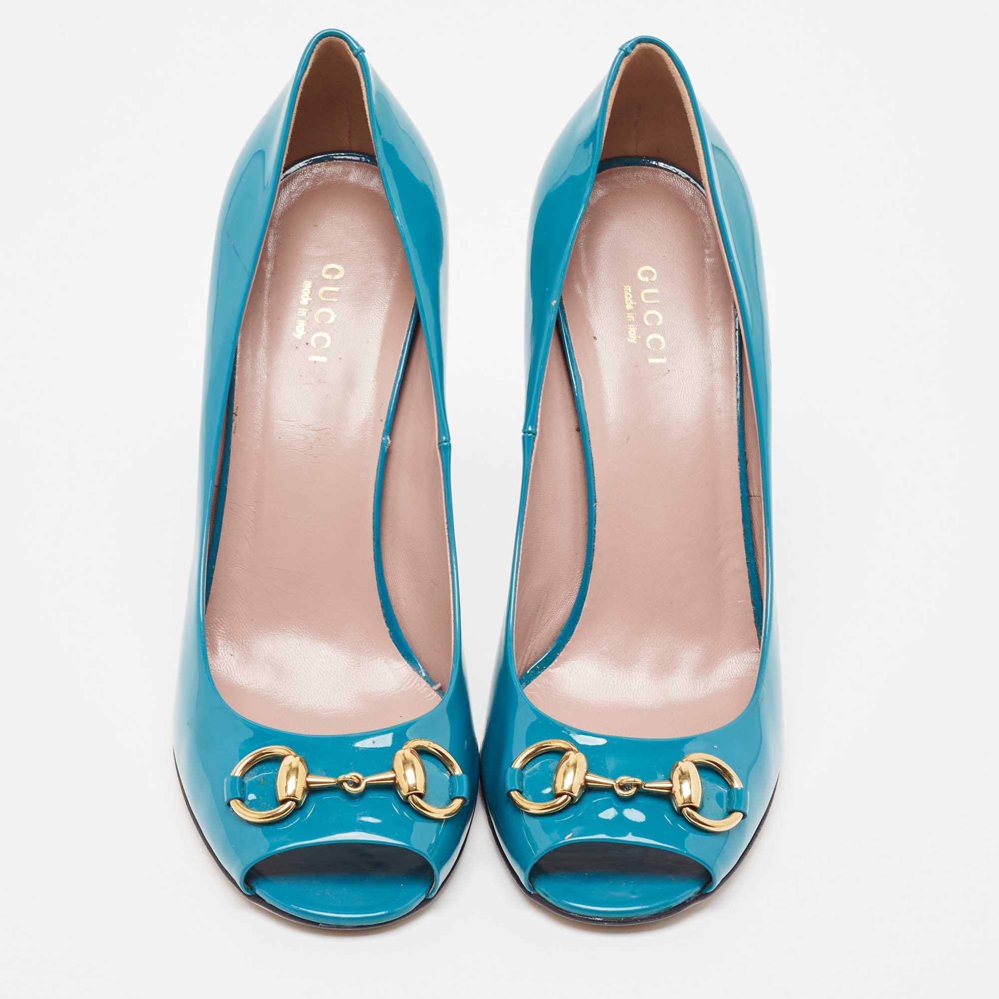 The fashion house’s tradition of excellence, coupled with modern design sensibilities, works to make these Gucci Horsebit pumps a fabulous choice. They'll help you deliver a chic look with ease.

