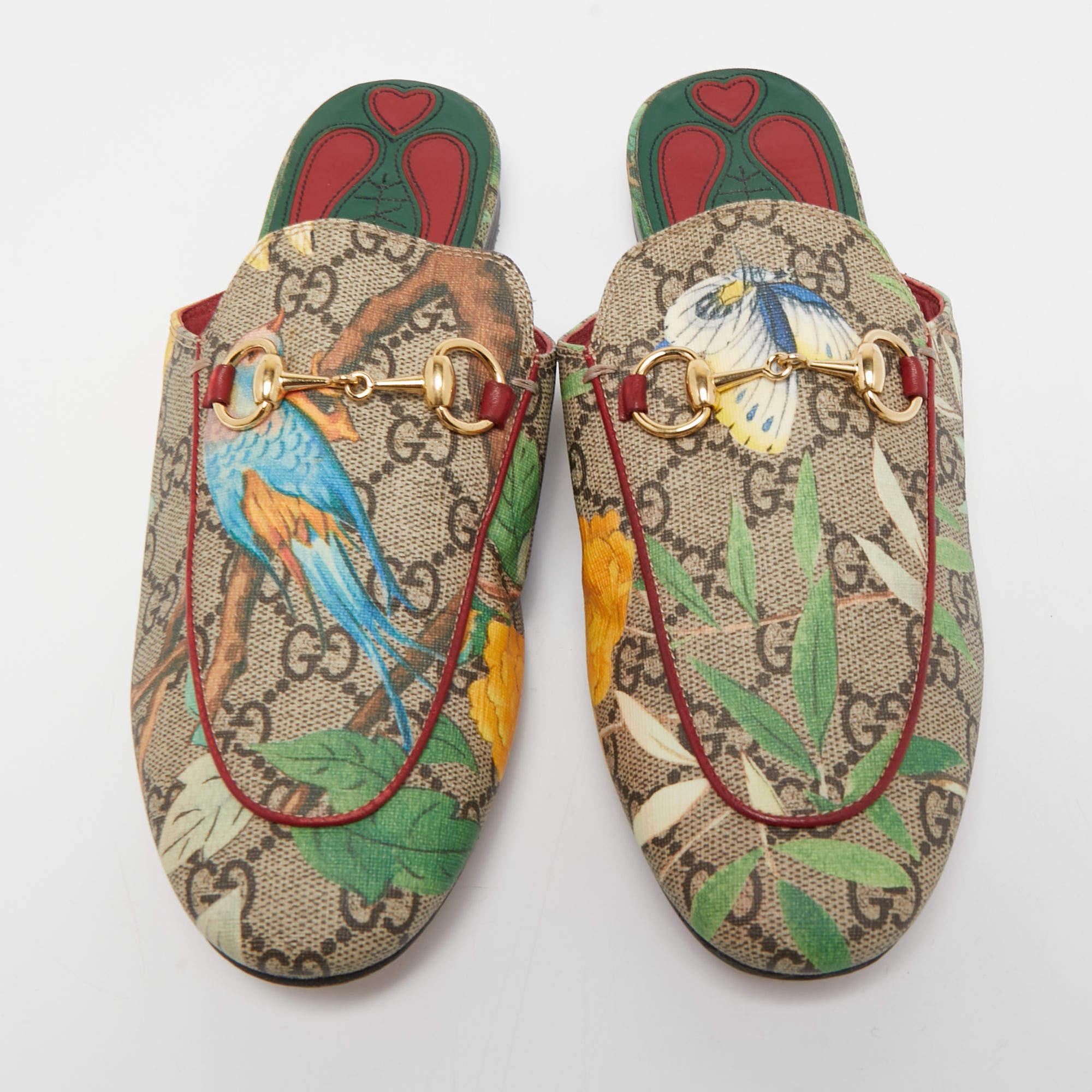 These Gucci Princetown mules signify luxury and practicality. An ultimate favorite of style enthusiasts, its silhouette has the luxe touch of the Horsebit motif on the uppers.

