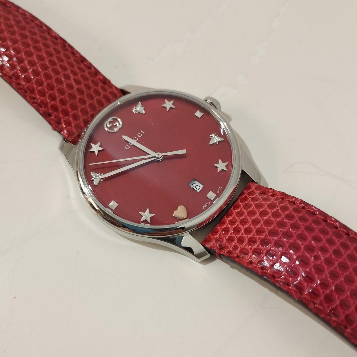 Gucci Timeless Cherry Red Watch  In New Condition For Sale In Gazzaniga (BG), IT
