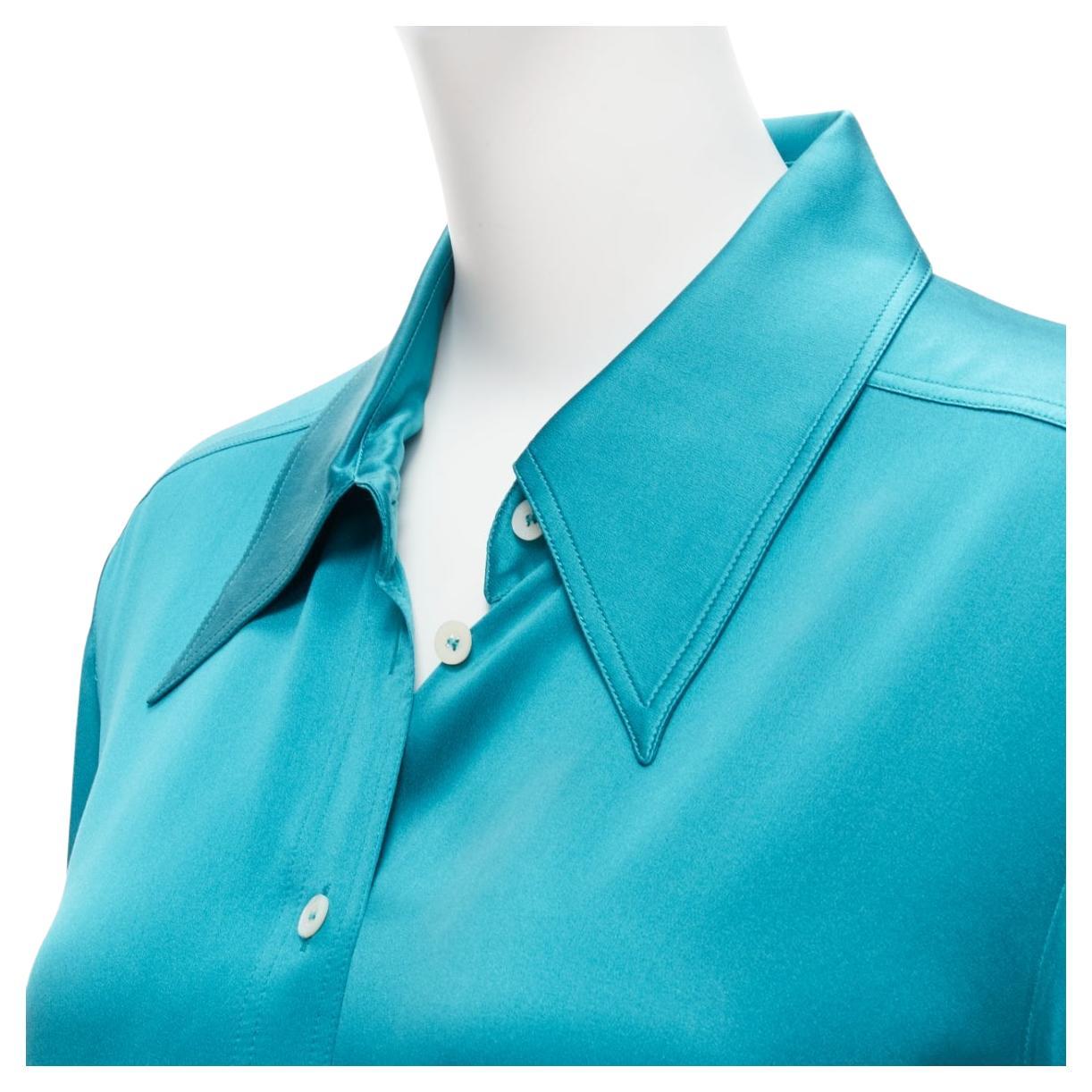 GUCCI Tom Ford 1995 Vintage blue silk long sleeve wide collar shirt IT46 XL Mad
Reference: GIYG/A00343
Brand: Gucci
Designer: Tom Ford
Collection: 1995
As seen on: Similar style seen on Madonna
Material: Silk, Blend
Color: Blue
Pattern: