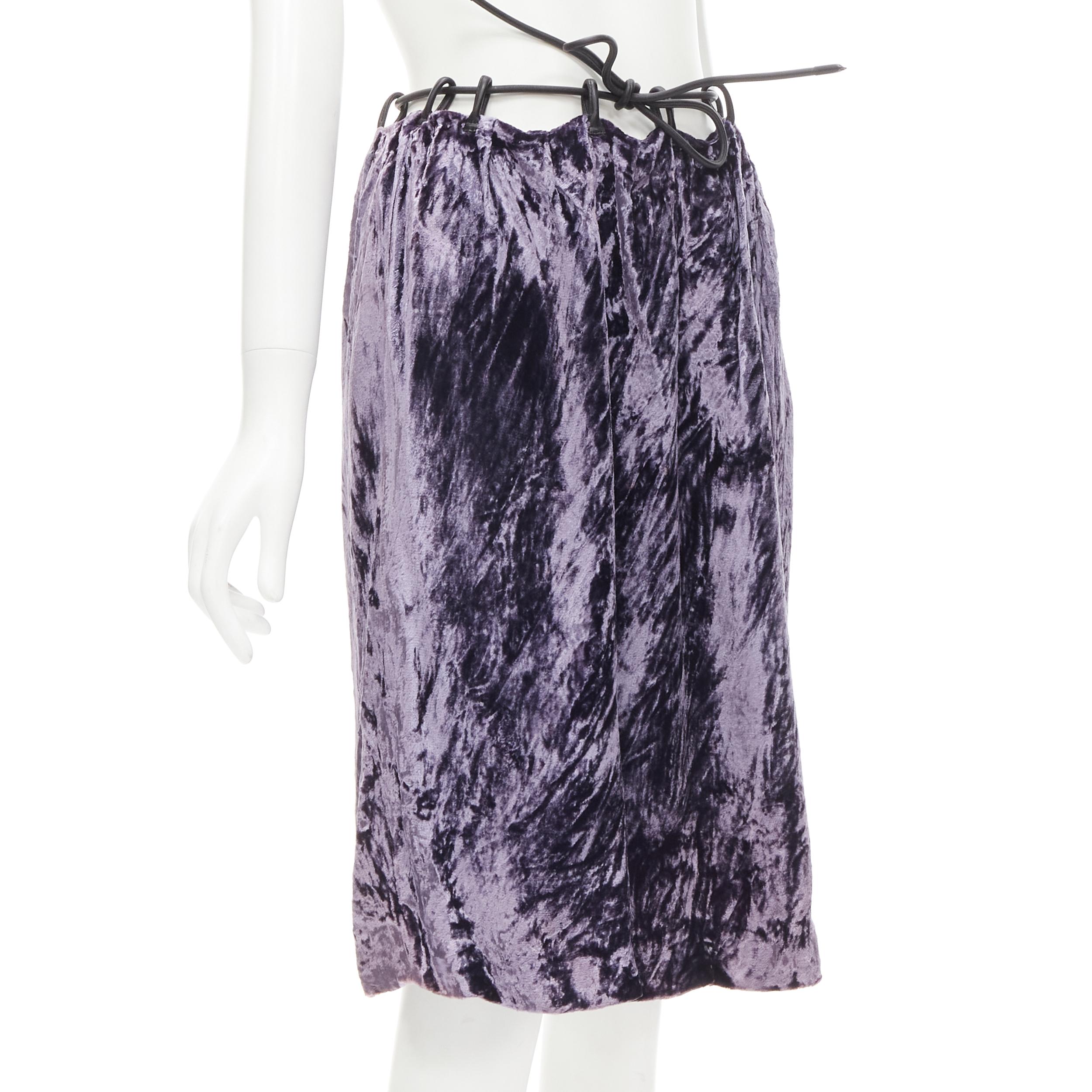 GUCCI TOM FORD 1999 Vintage Runway leather loop belt purple velvet skirt IT38 XS In Excellent Condition In Hong Kong, NT