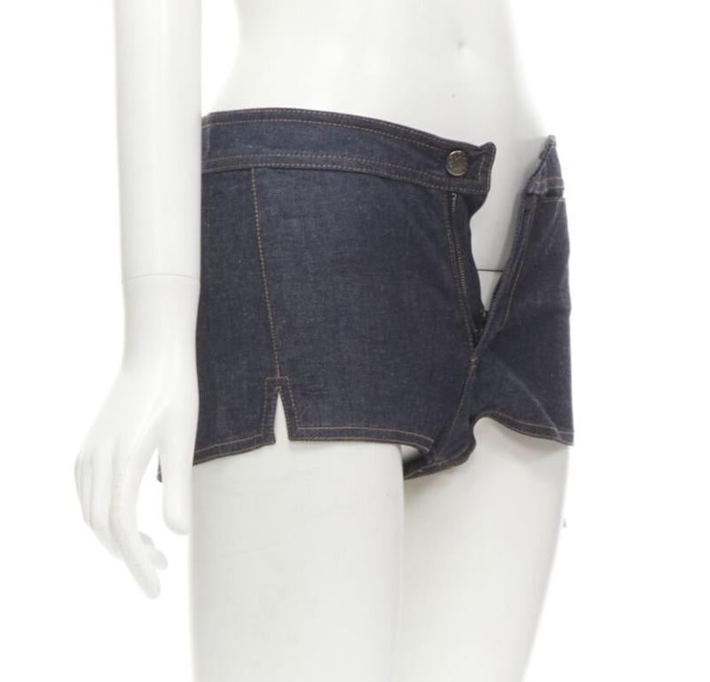 GUCCI TOM FORD 2000 Runway indigo blue extreme high rise hot pants IT38 XS
Reference: ANWU/A01009
Brand: Gucci
Designer: Tom Ford
Collection: 2000 - Runway
Material: Cotton
Color: Blue
Pattern: Solid
Closure: Zip Fly
Extra Details: Slit pocket along
