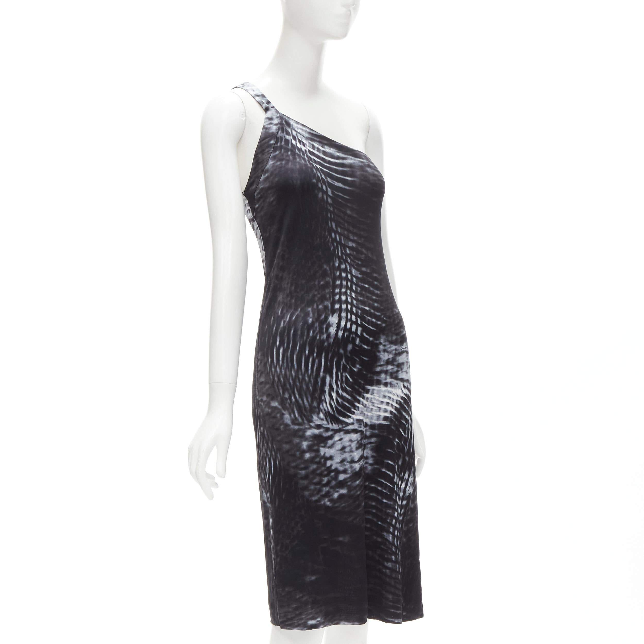 GUCCI TOM FORD 2000 Runway Vintage black white one shoulder dress IT38 XS In Excellent Condition For Sale In Hong Kong, NT