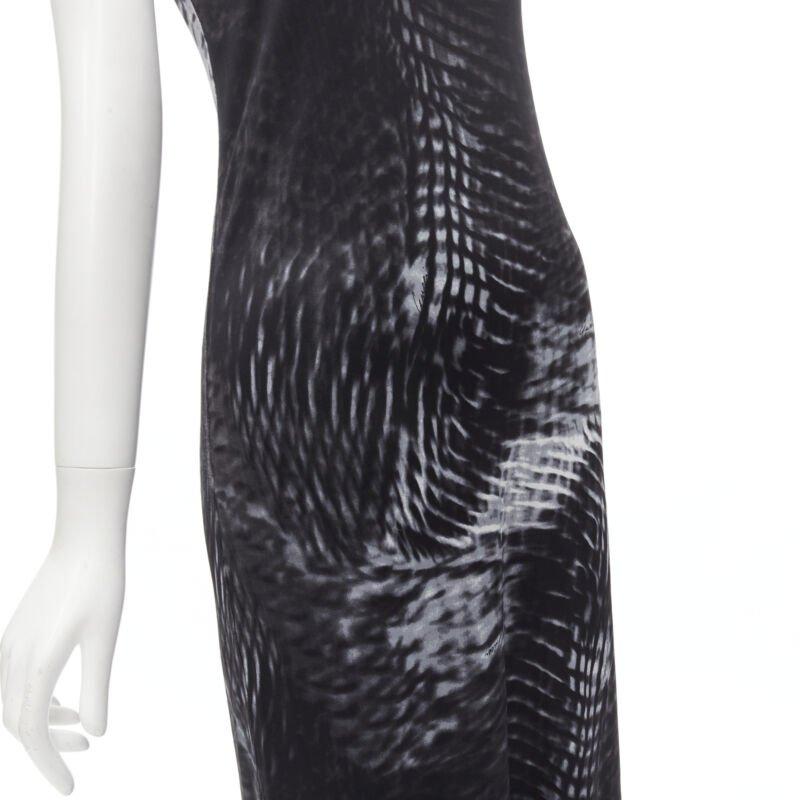 GUCCI TOM FORD 2000 Pasarela Vintage negro blanco un hombro vestido IT38 XS en venta 2