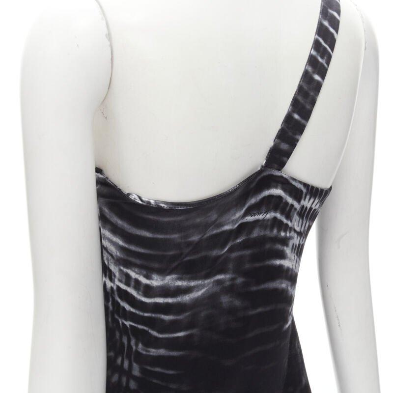 GUCCI TOM FORD 2000 Pasarela Vintage negro blanco un hombro vestido IT38 XS en venta 3