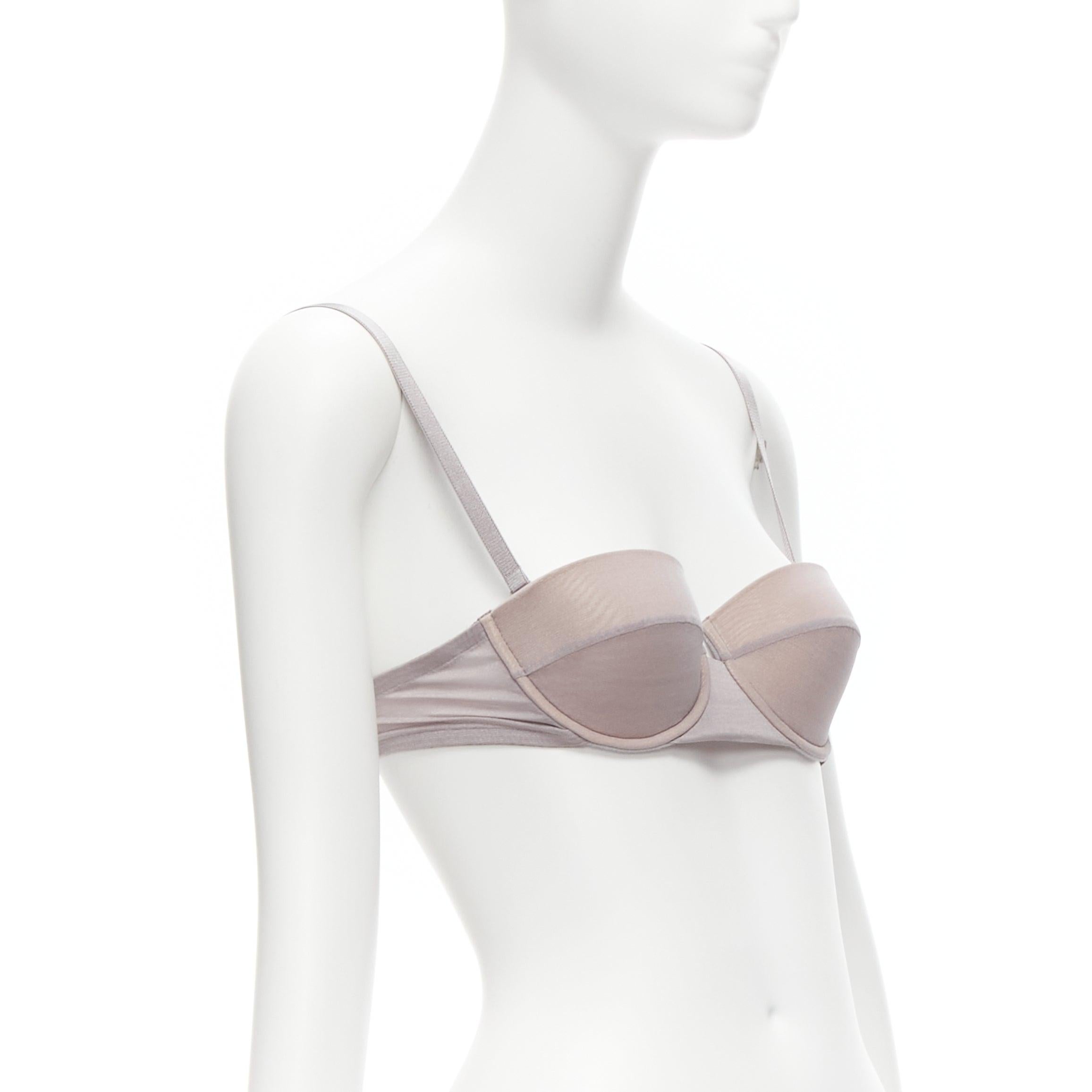 GUCCI Tom Ford 2001 Vintage grey nude mesh 3D cut cup fashion bra M
Reference: PYCN/A00081
Brand: Gucci
Designer: Tom Ford
Collection: SS 2001
Material: Polyamide, Blend
Color: Grey, Nude
Pattern: Solid
Closure: Hook & Eye
Lining: Nude Fabric
Extra