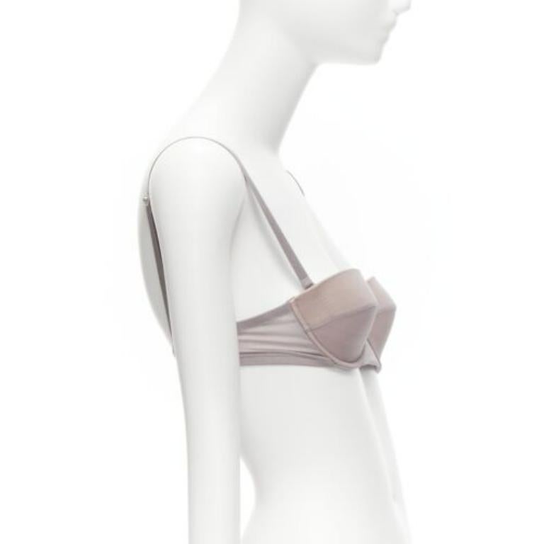 GUCCI Tom Ford 2001 Vintage gris nude mesh 3D cut cup fashion bra M Excellent état - En vente à Hong Kong, NT