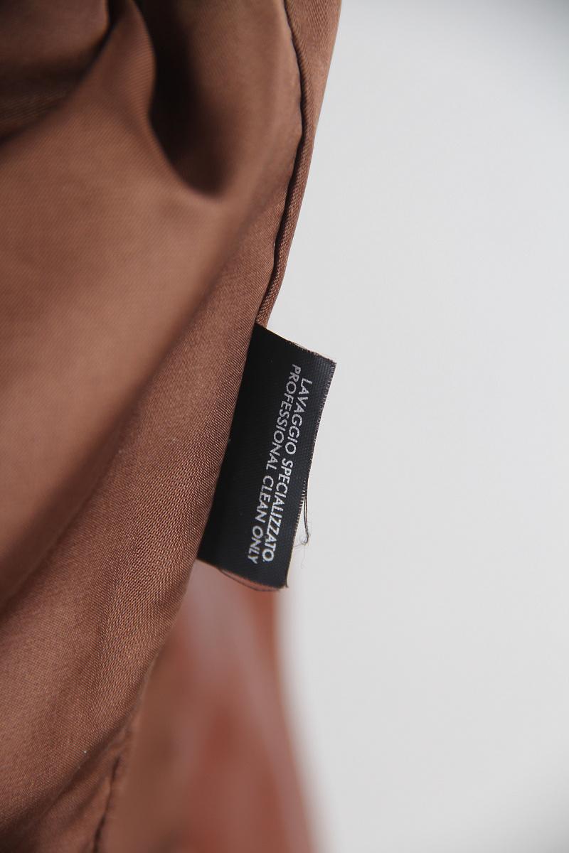 Gucci Tom Ford 2003-2004 leather jacket

size 42

the condition is excellent, there are minor traces of socks peculiar to the skin, see photos 2-4

leather jacket with silk lining


mannequin 84.5 cm x 62 cm x 91 cm
mannequin 33.35 in x 24.49 in x