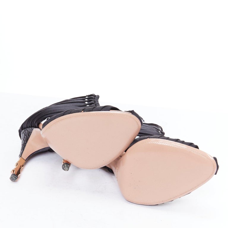 GUCCI Tom Ford 2004 Runway noir satin corset cristal bambou talons