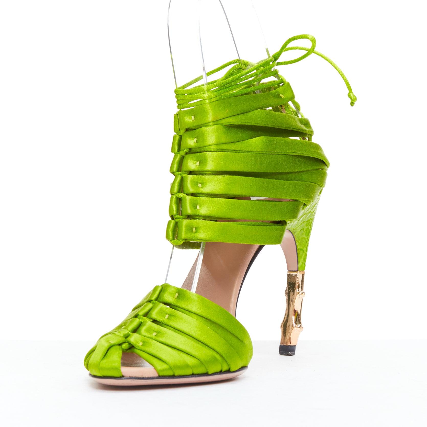 GUCCI Tom Ford 2004 Runway vert satin corset or bambou sandale EU36C Bon état à Hong Kong, NT