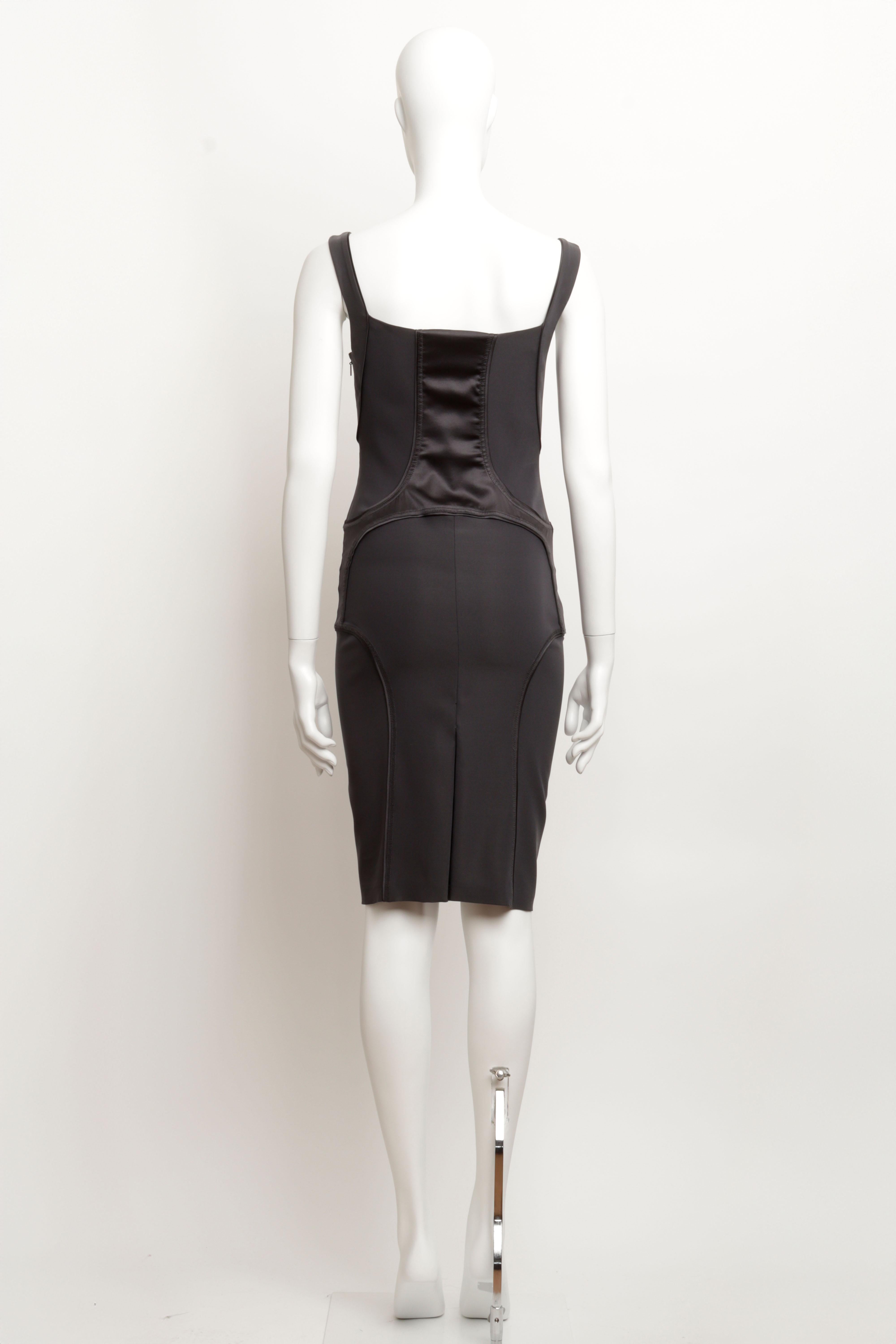Gucci Tom Ford forcci A/W 2003 - Robe corset ajustée en satin de soie stretch gris foncé Excellent état - En vente à London, GB
