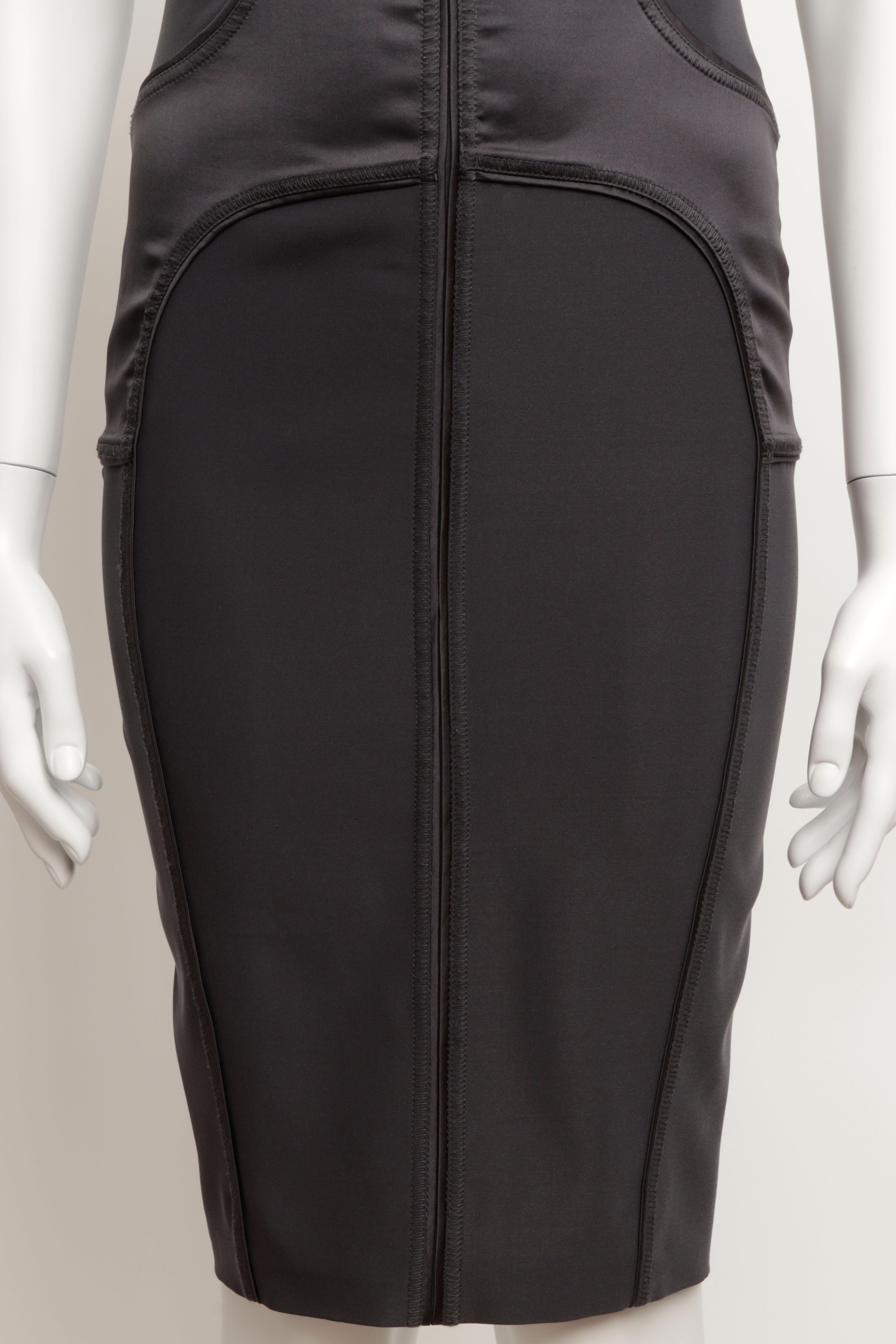 Gucci Tom Ford forcci A/W 2003 - Robe corset ajustée en satin de soie stretch gris foncé en vente 3