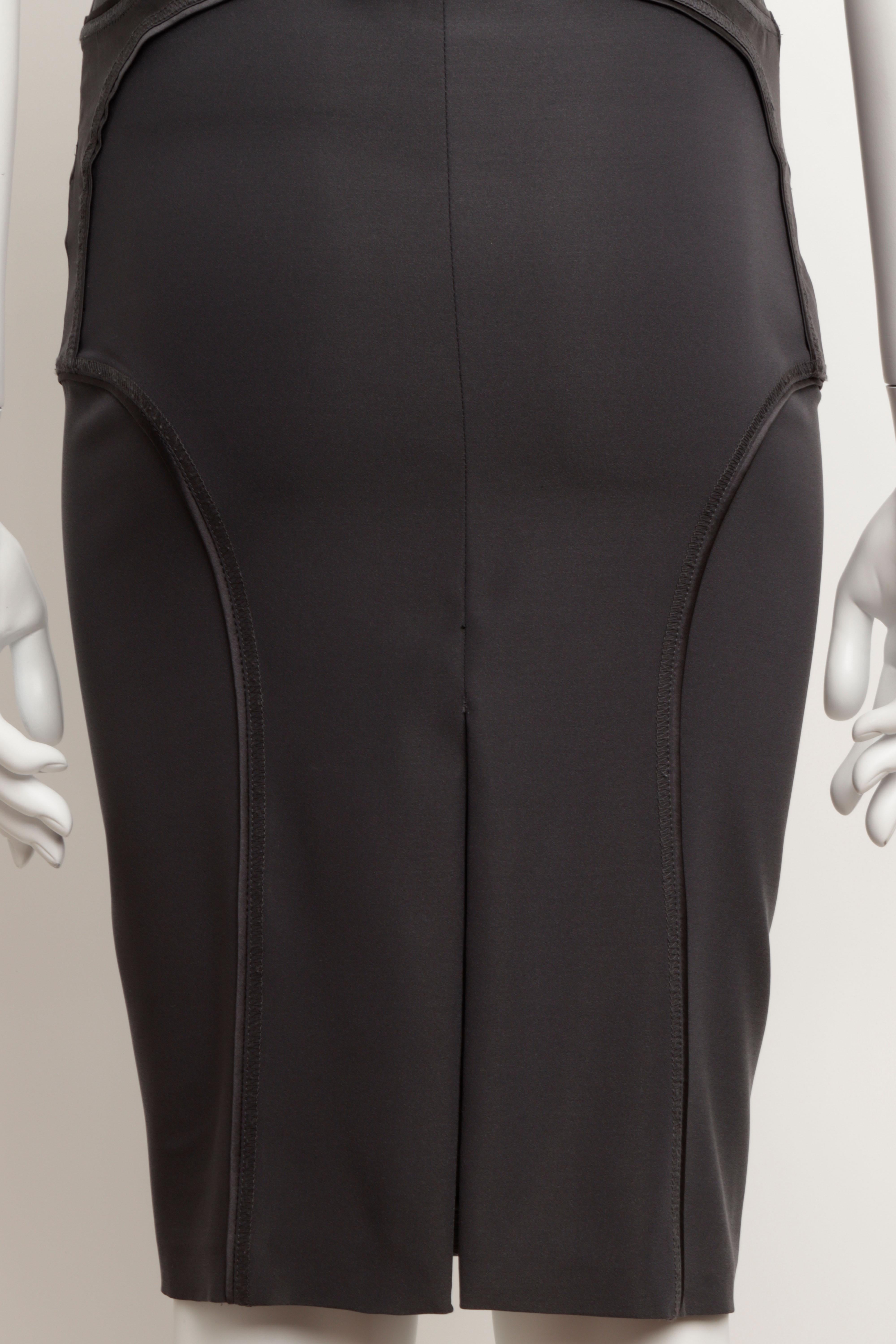 Gucci Tom Ford forcci A/W 2003 - Robe corset ajustée en satin de soie stretch gris foncé en vente 4