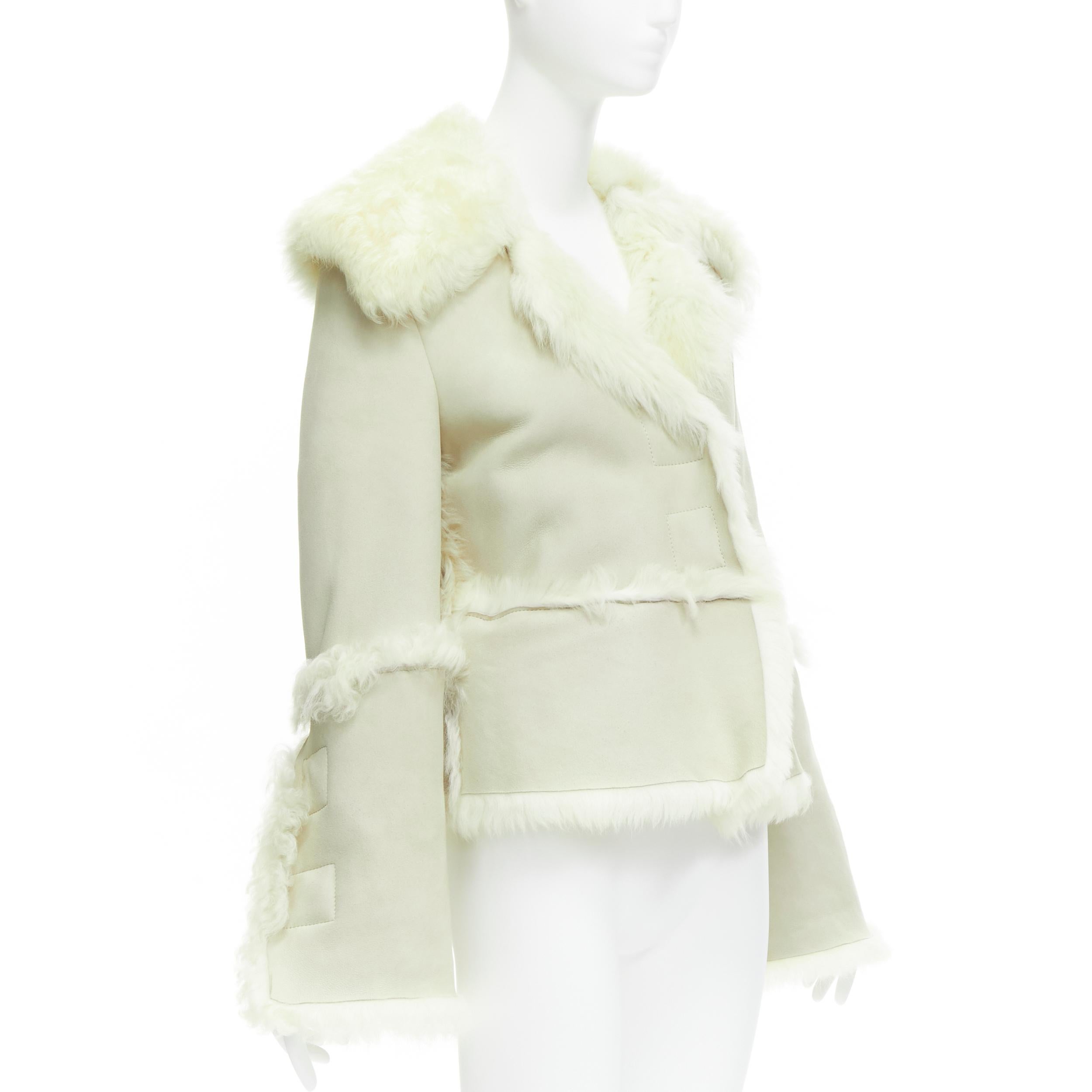 GUCCI Tom Ford Cremefarbener Mantel aus Wildleder mit ausgestellten Ärmeln und Pelzausschnitt IT38 XS Damen im Angebot