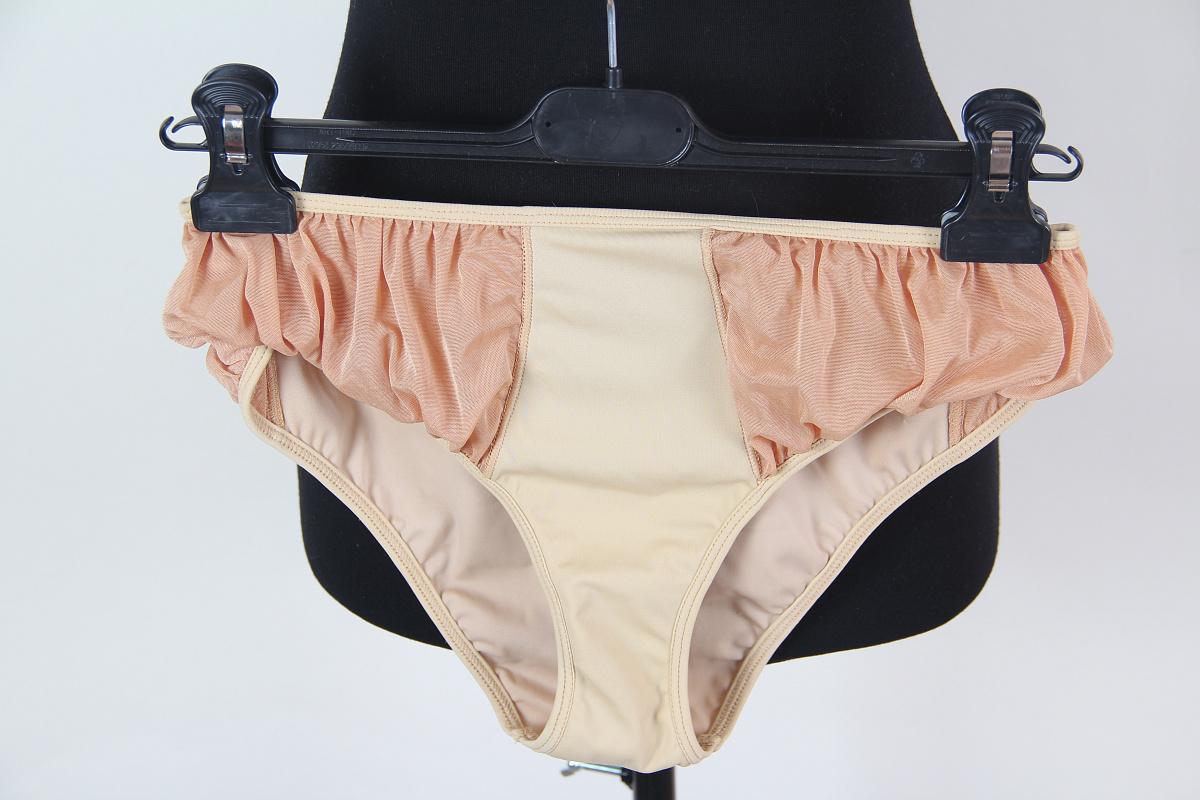 SS 2001 Gucci Tom Ford Era bikini / costume da bagno Reggiseno e bikini due pezzi Costumi da bagno in vendita 2