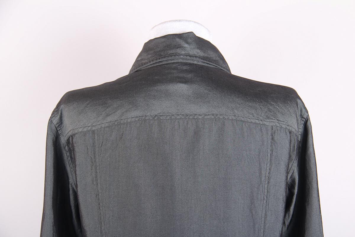 Gucci (Ära Tom Ford) Hemd/Bluse - 1990er Seidenhemd, Größe IT 42

Dieses exquisite Gucci Hemd/Bluse aus der Tom Ford Ära ist ein seltenes Vintage-Stück aus den 1990er Jahren. Italienische Größe 42 (entspricht einer UK 10).

Zustand: Ausgezeichnet.