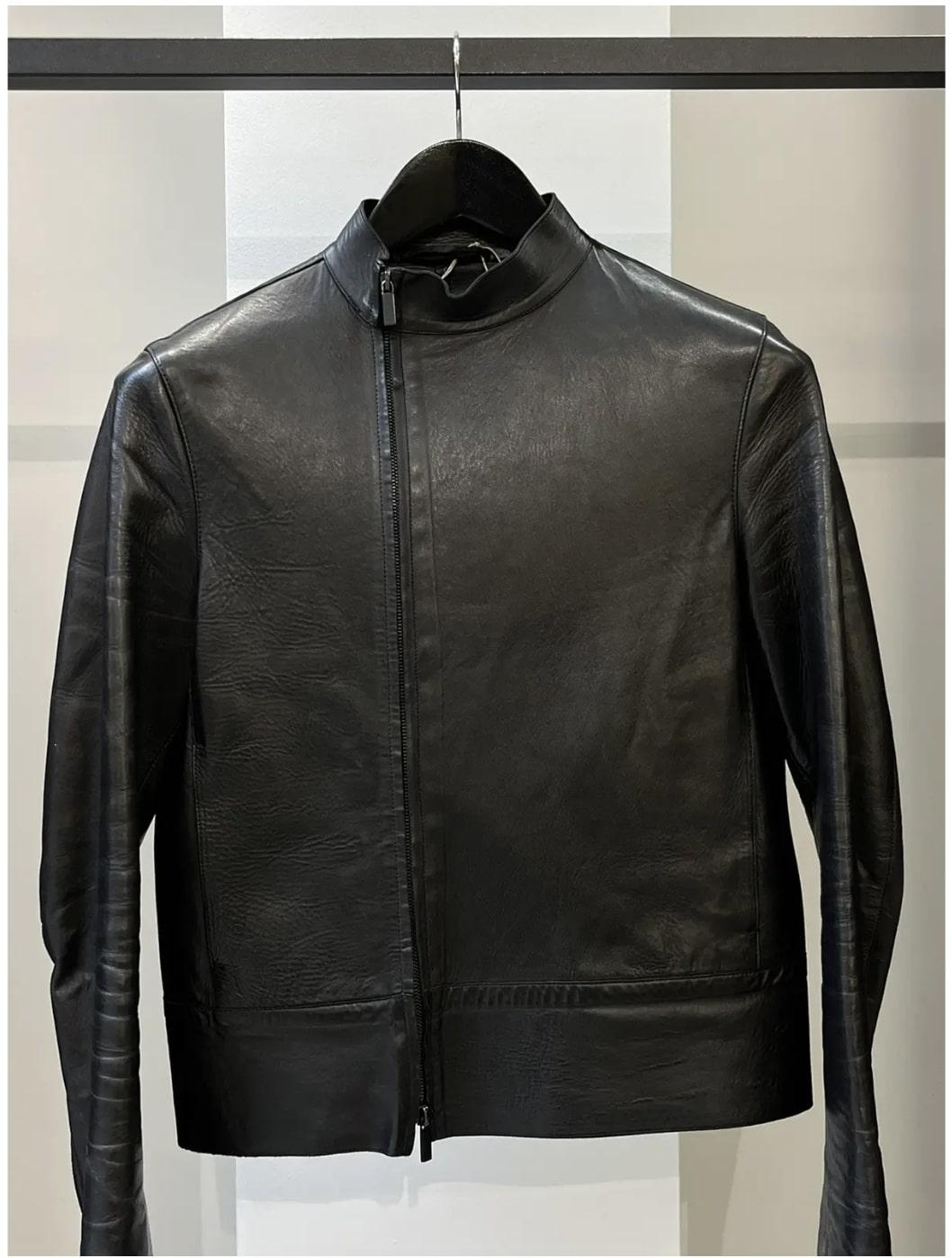 Gucci
Tom Ford FW 1999 Leather Zip Moto Jacket
Size Small

Beautiful Gucci Tom Ford FW99 leather zip moto jacket in a size small. In great condition without flaws, made in Italy. Extremely rare.

