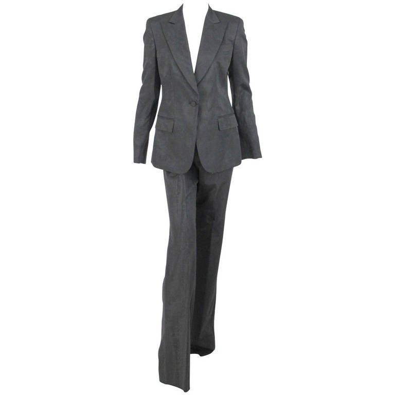 waardigheid kogel Kruipen Vintage Gucci Suits, Outfits and Ensembles - 95 For Sale at 1stDibs |  vintage gucci suit, gucci vintage suit, gucci pants suit