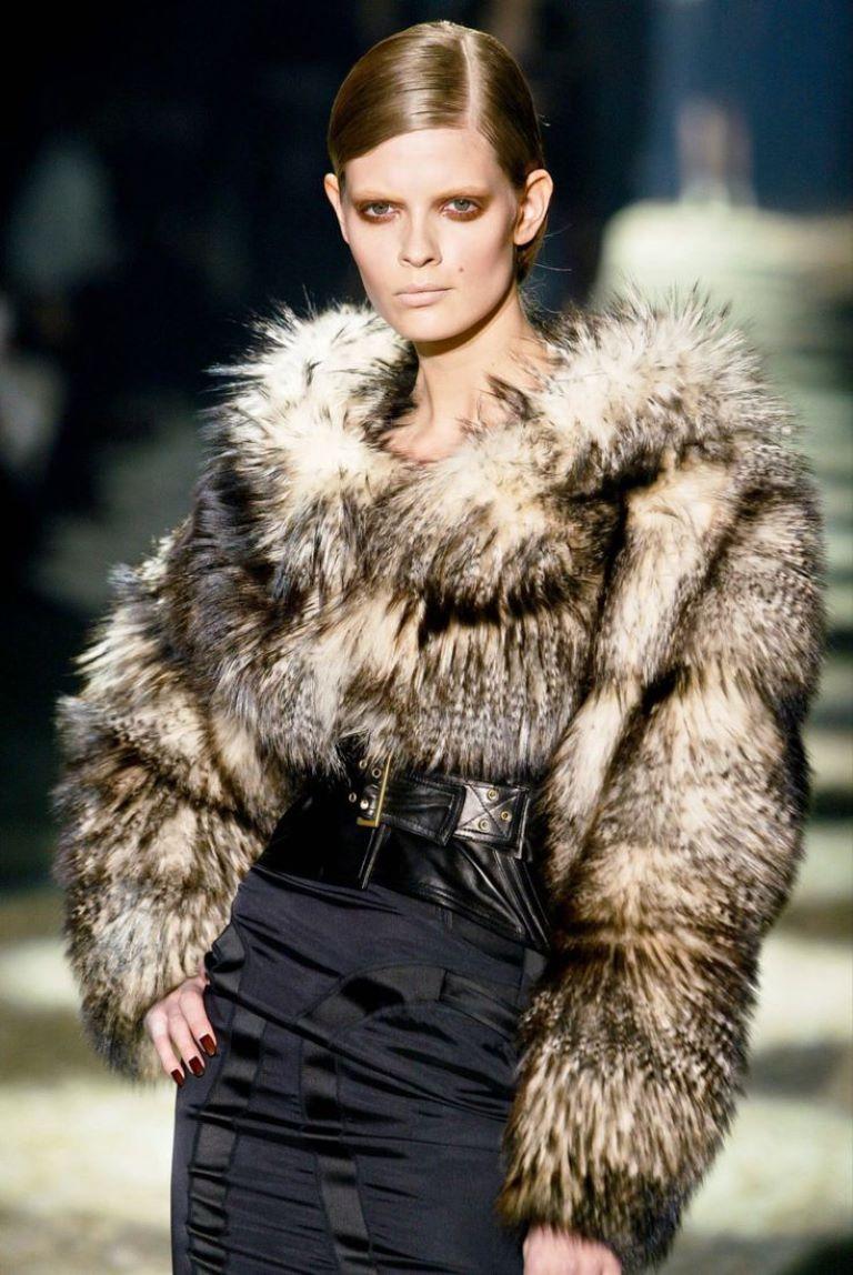 Black F/W 2003 Gucci Tom Ford runway Vintage raccoon fur coat For Sale