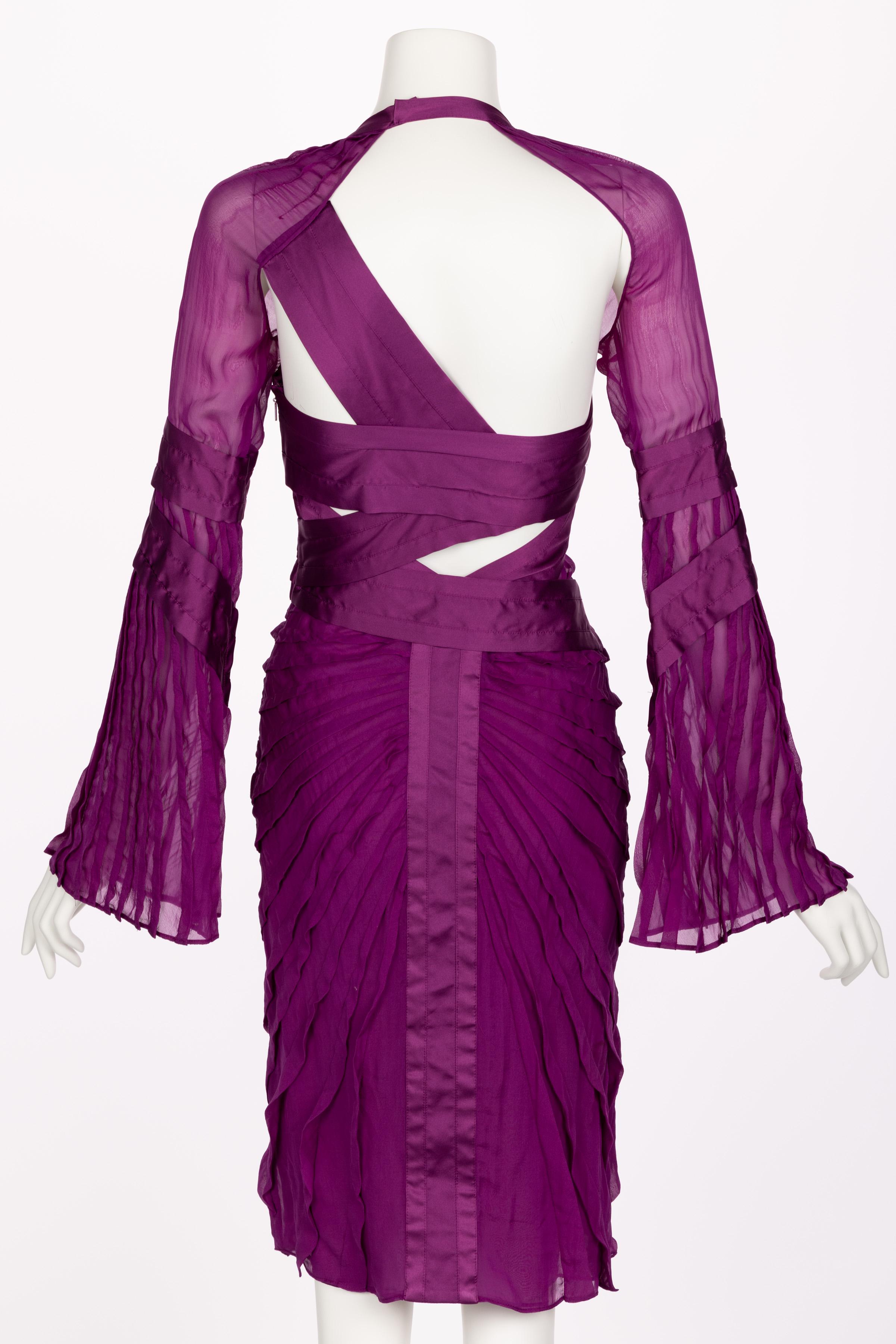 Gucci Tom Ford Purple Silk Dress Runway F/W 2004 Look #27 In Excellent Condition In Boca Raton, FL