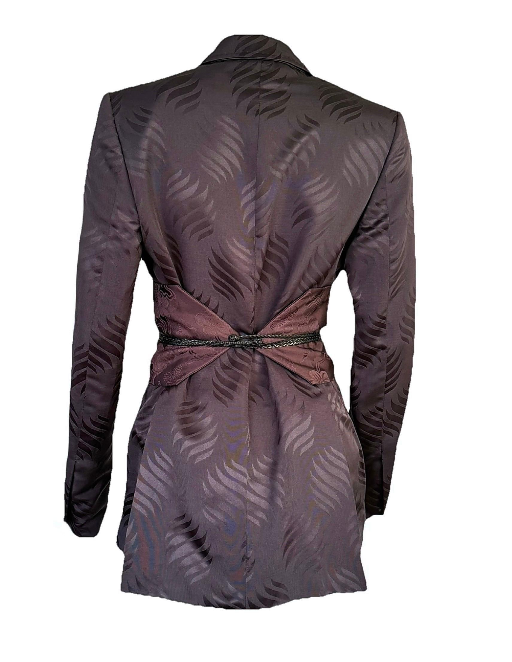 Tom Ford for Gucci - Passerella A/I 2002 - Blazer kimono in seta jacquard con cintura obi In condizioni ottime in vendita a Woodland Hills, CA