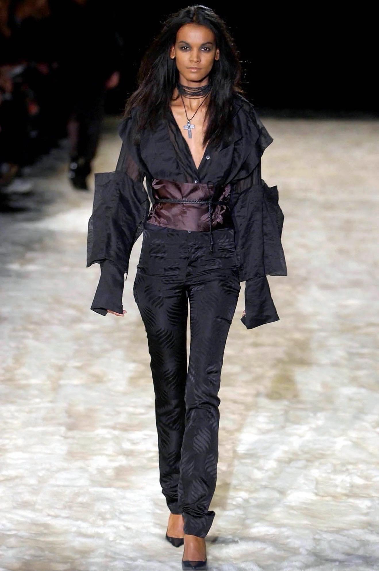 Tom Ford for Gucci - Passerella A/I 2002 - Blazer kimono in seta jacquard con cintura obi in vendita 3