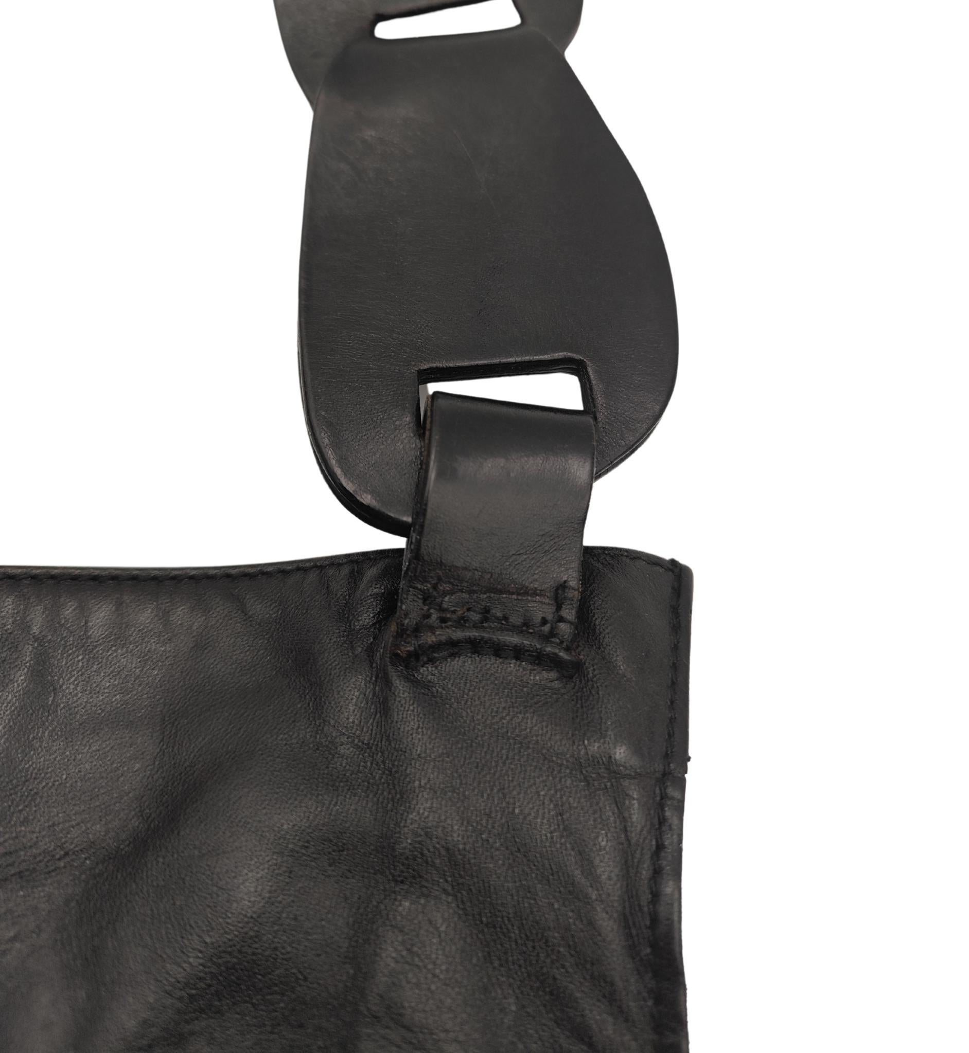Gucci Tom Ford S/S 1997 black leather chain strap bag For Sale 9