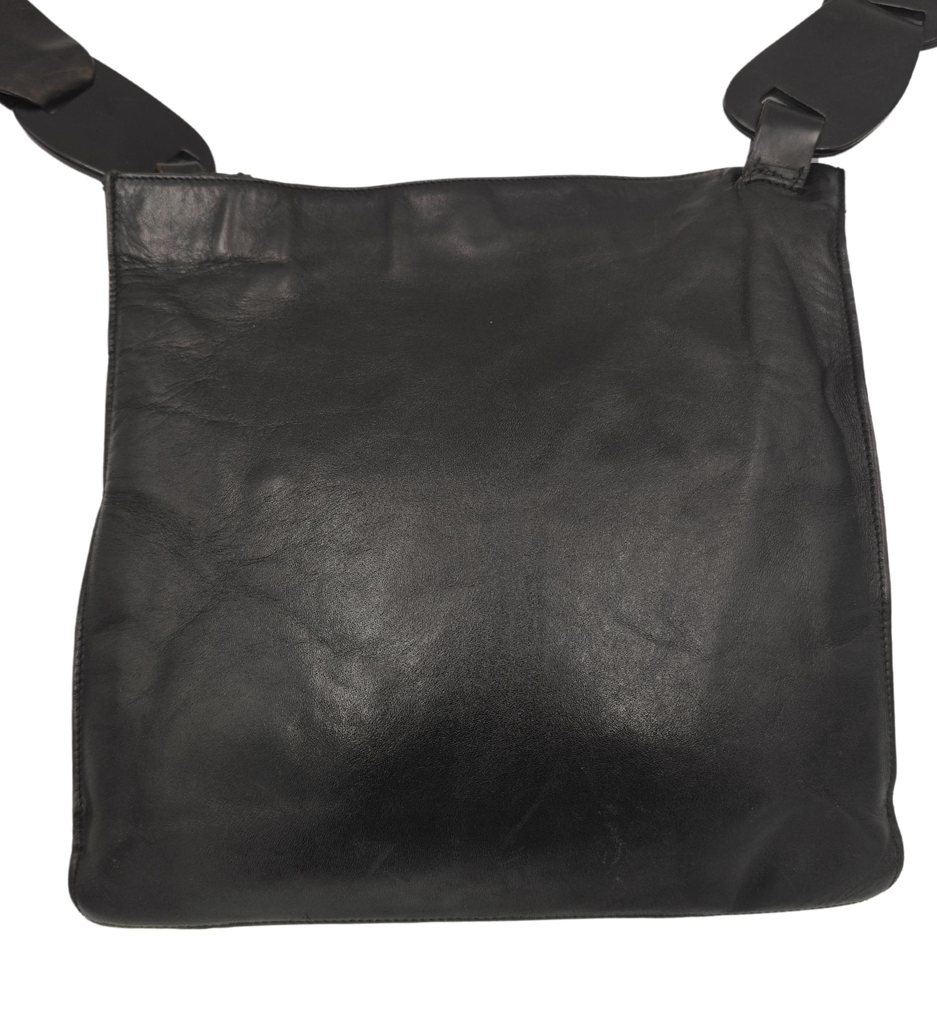 Gucci Tom Ford S/S 1997 black leather chain strap bag For Sale 2