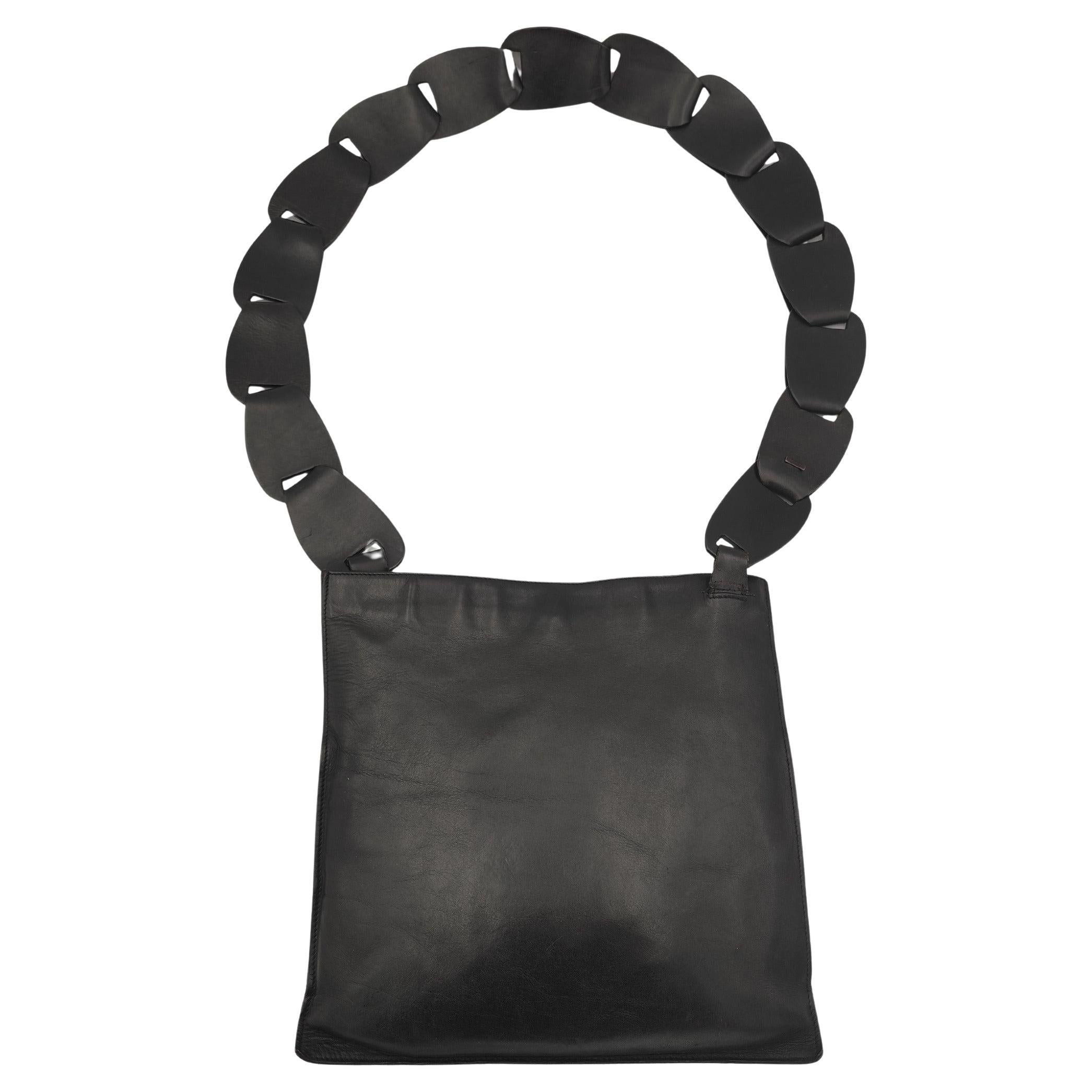 Gucci Tom Ford S/S 1997 black leather chain strap bag For Sale