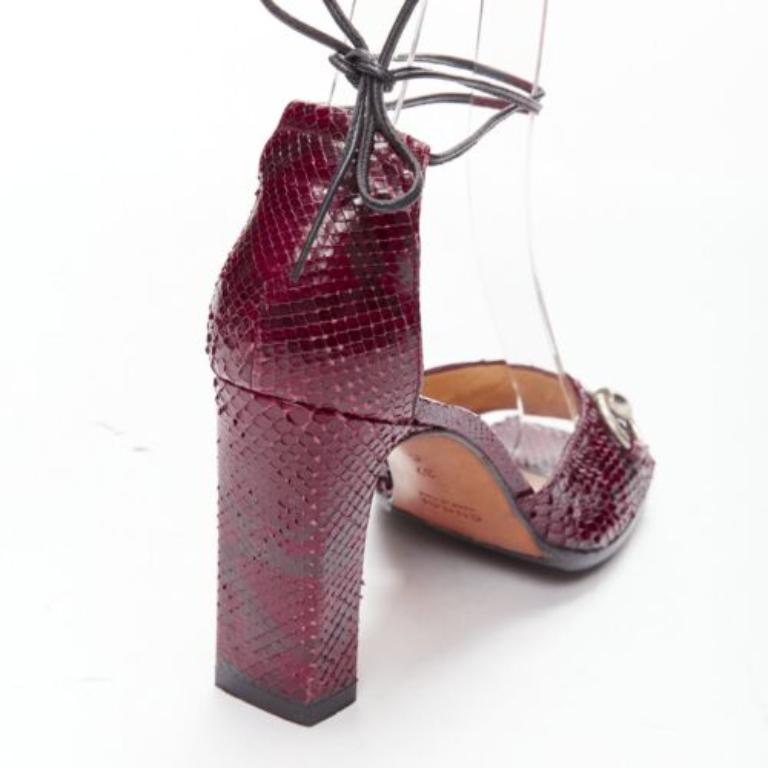 GUCCI Tom Ford Vintage 1996 red scaled leather silver Horsebit heels EU37 For Sale 3